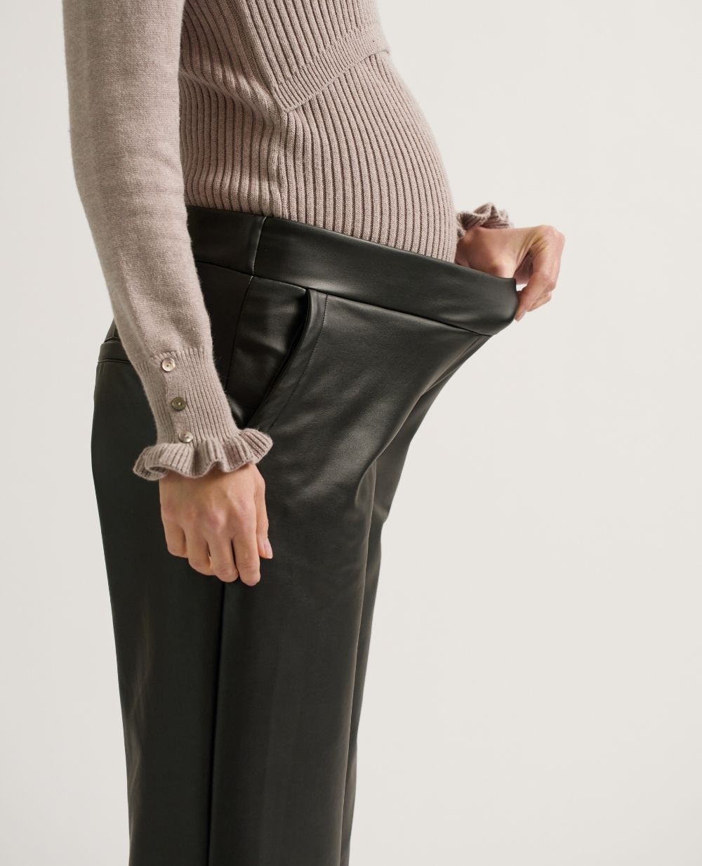 cache-c-ur-pantalon-de-maternit-alix-simili-cuir-noir image 6