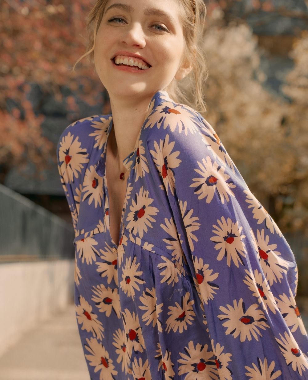 cache-c-ur-blouse-de-grossesse-et-allaitement-madeleine-bleuet image 1