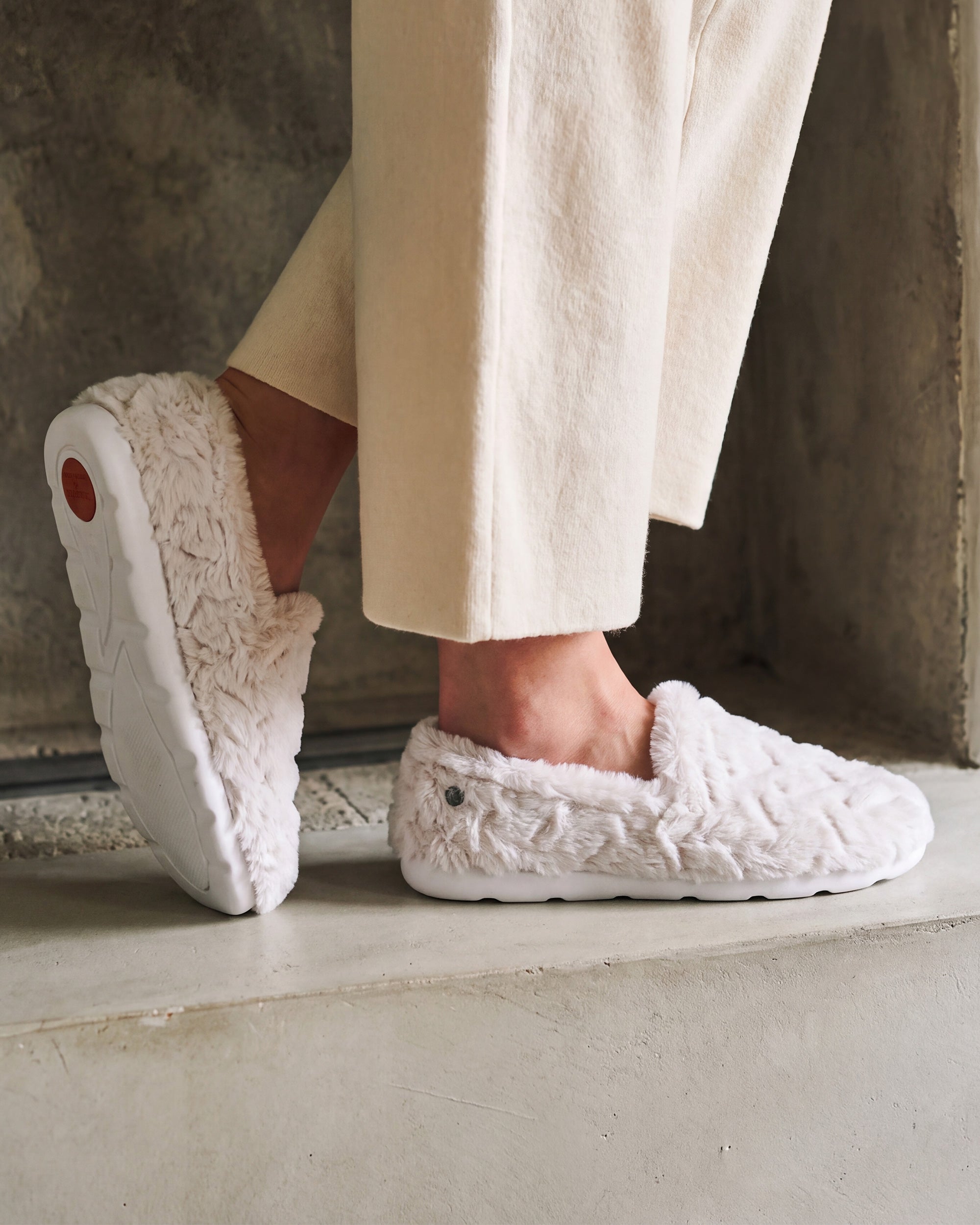 isotoner-chaussons-charentaises-femme-ivoire-doux-everywear image 2