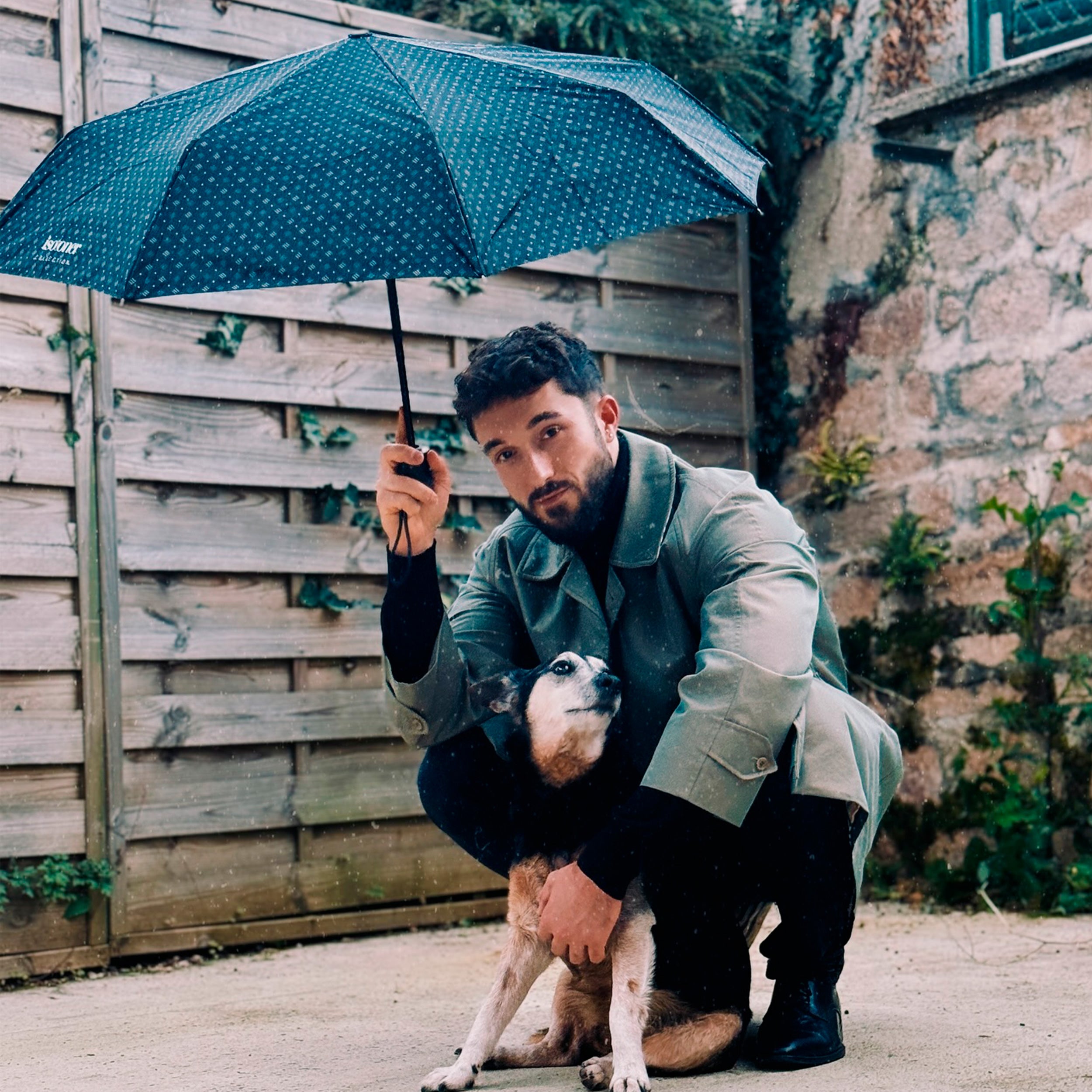 isotoner-parapluie-x-tra-solide-pliant-cravate-trait-homme image 2