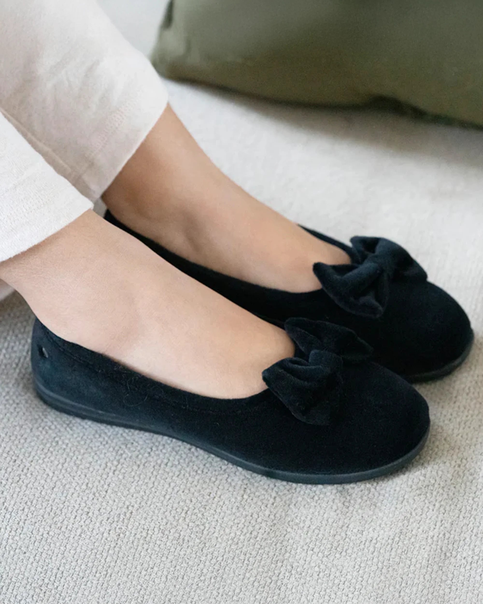 isotoner-chaussons-ballerines-femme-n-ud-confort-noir-coton-bio image 2