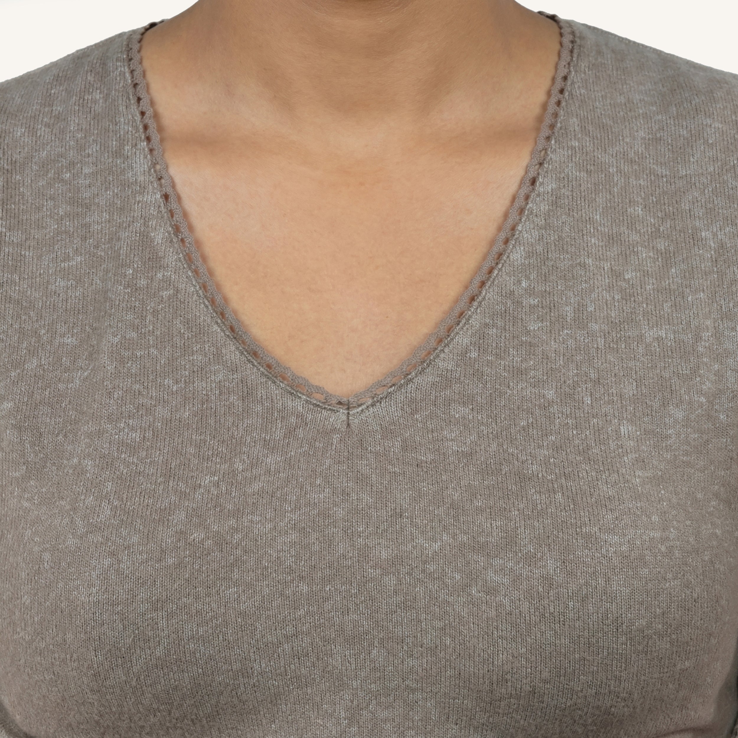 isotoner-t-shirt-manches-courtes-femme-taupe-chin image 2
