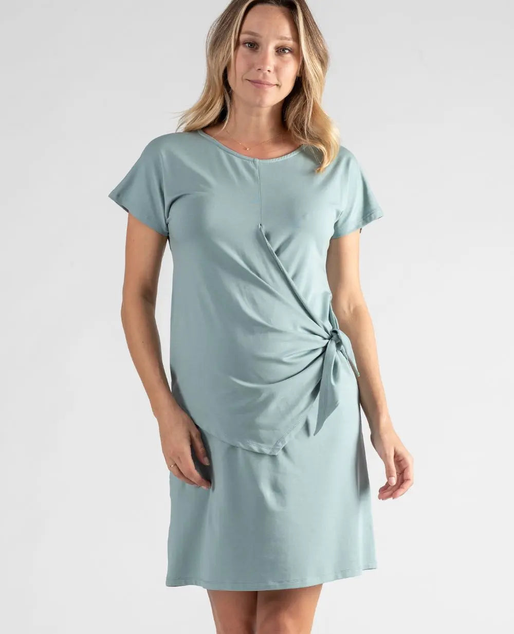 cache-c-ur-robe-courte-de-grossesse-et-d-allaitement-matelot-sauge image 2