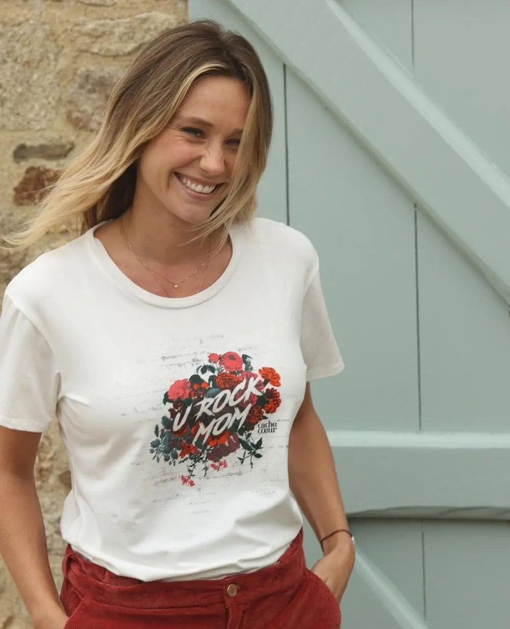cache-c-ur-t-shirt-de-grossesse-rock-rouge-u-rock-mom image 2