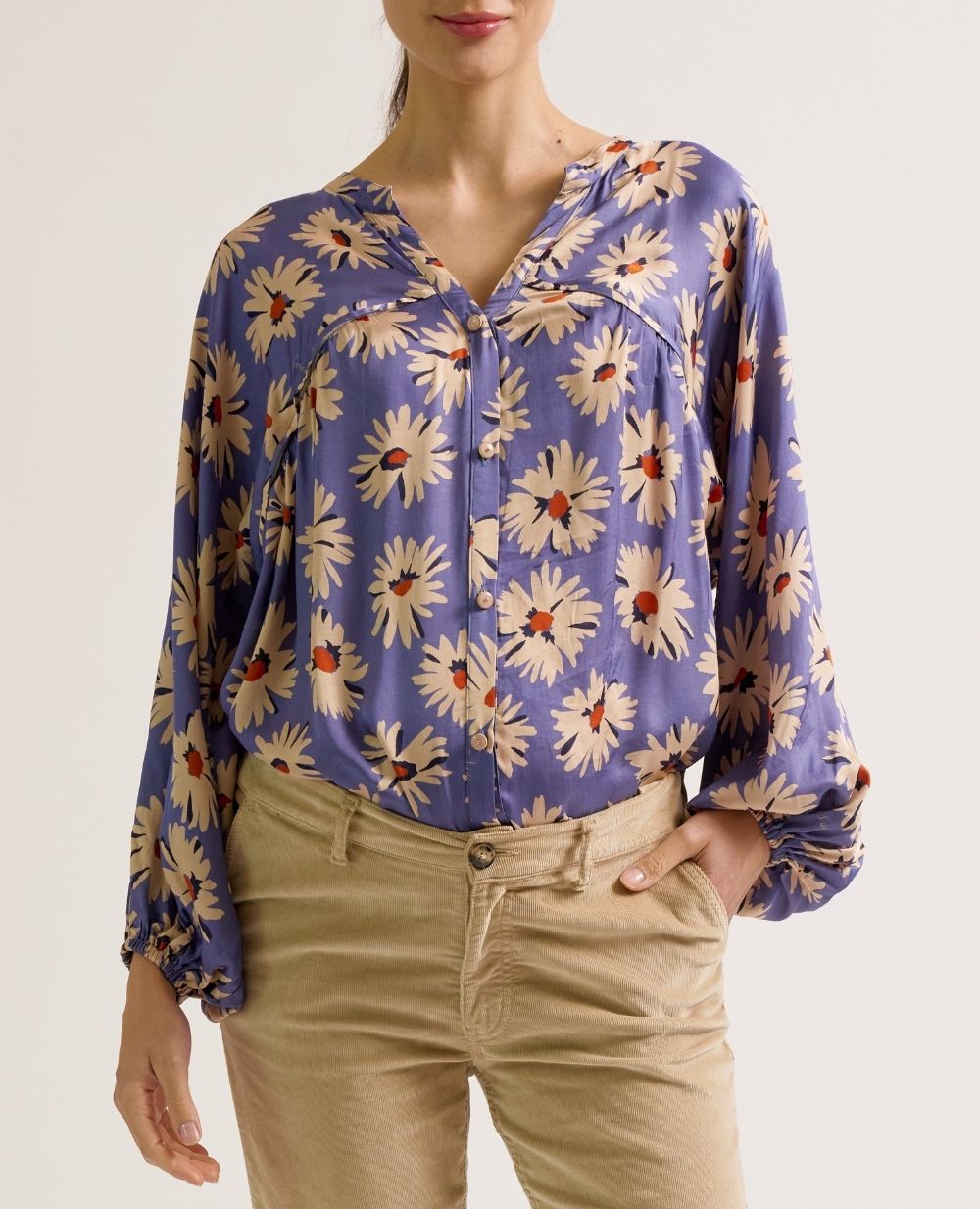 cache-c-ur-blouse-de-grossesse-et-allaitement-madeleine-bleuet image 4