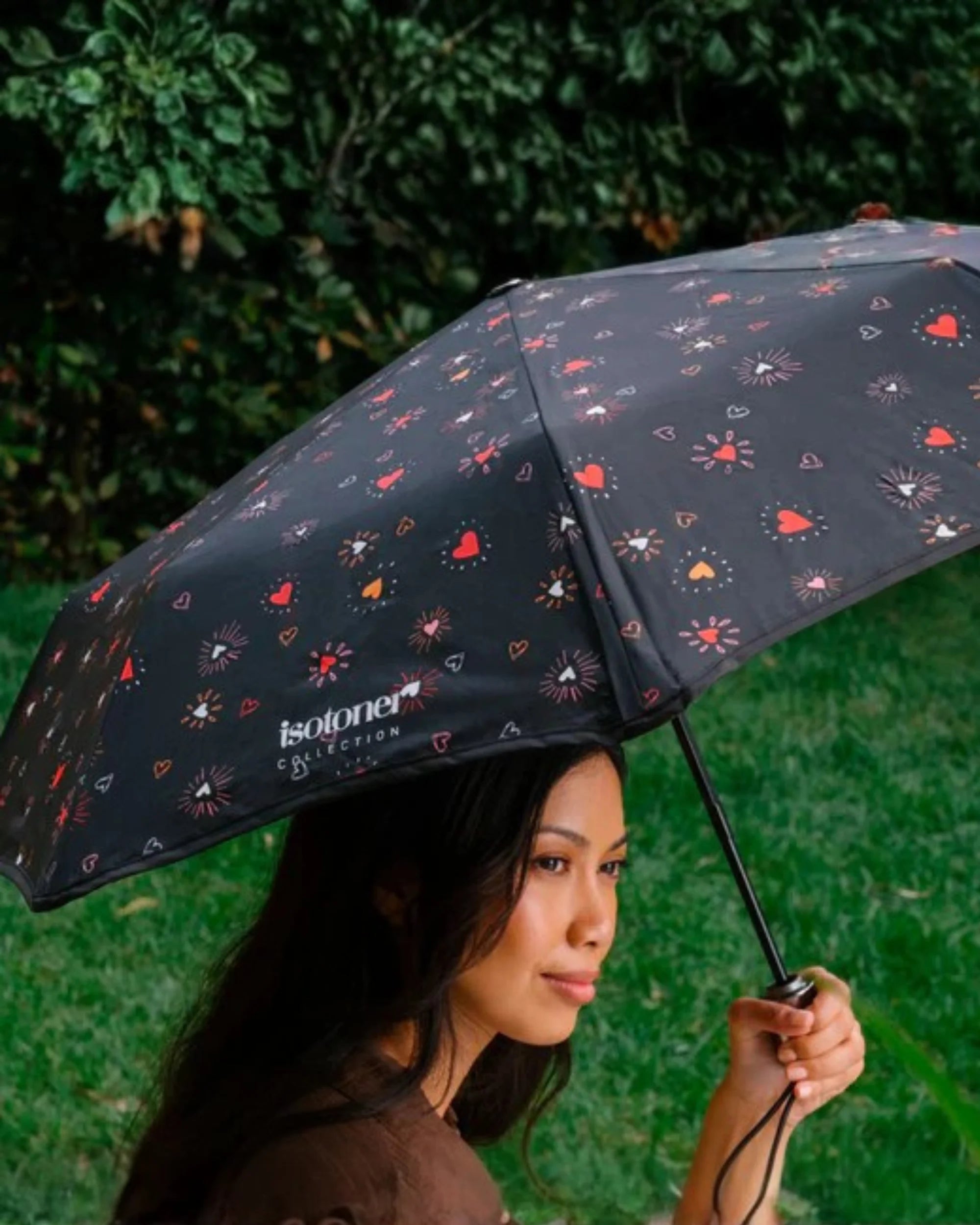 isotoner-parapluie-x-tra-solide-alpha-c-ur-rouge-23-cm image 2
