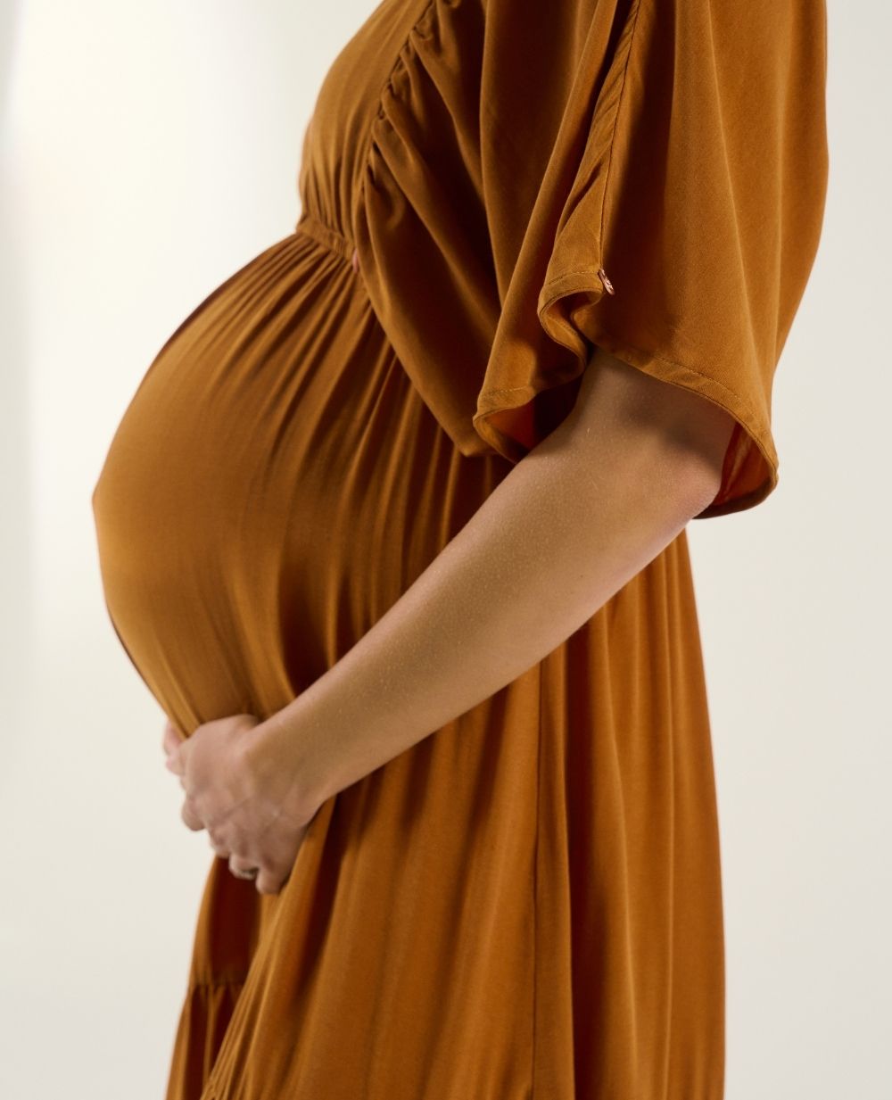 cache-c-ur-claudette-robe-longue-de-maternit-et-d-allaitement-camel image 7