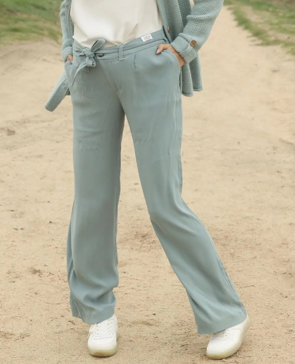 cache-c-ur-betty-pantalon-large-de-grossesse-sauge image 3