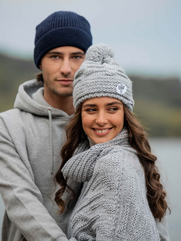 pipolaki-bonnet-delia-pompon-laine-femme image 2