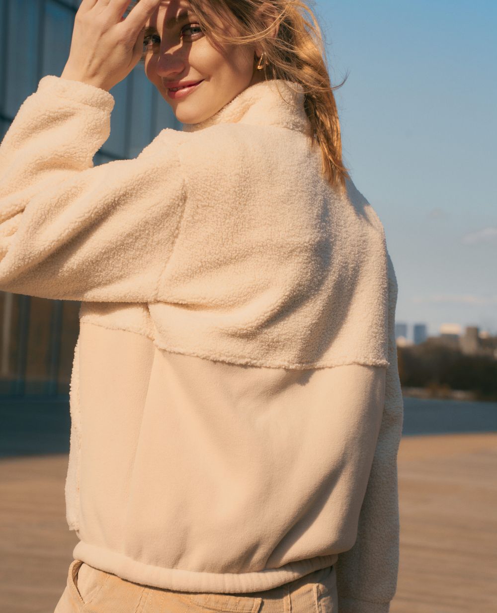 cache-c-ur-veste-polaire-mixte-de-grossesse-et-portage-sasha-beige image 4