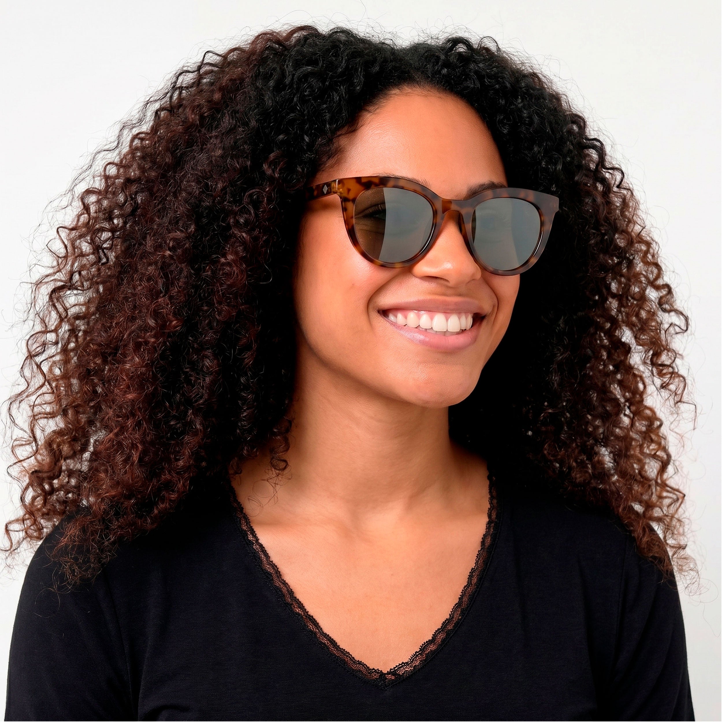 isotoner-lunettes-de-soleil-femme-papillon-caille-polarisanter image 2