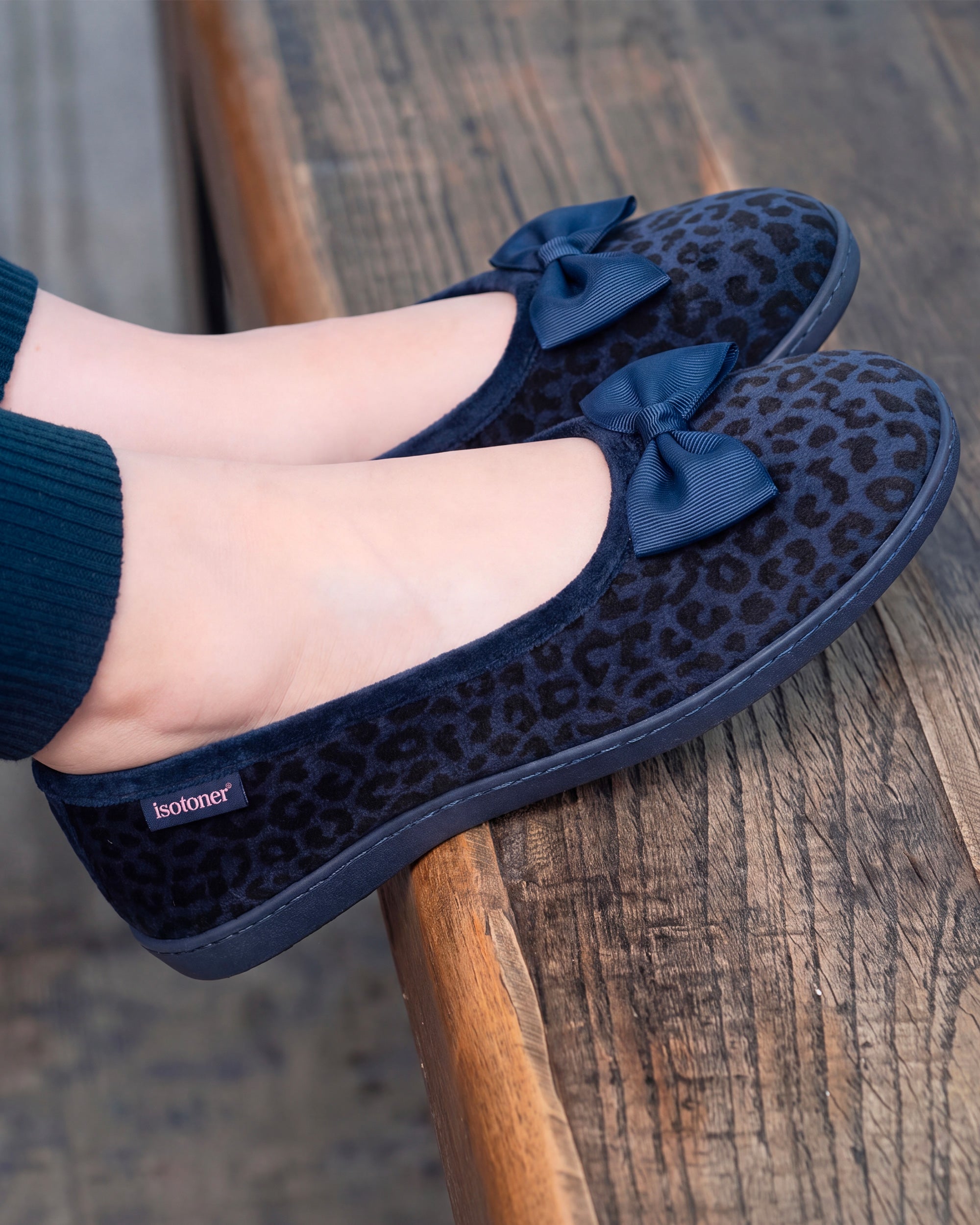 isotoner-chaussons-ballerines-femme-l-opard-marine-microvelours image 2
