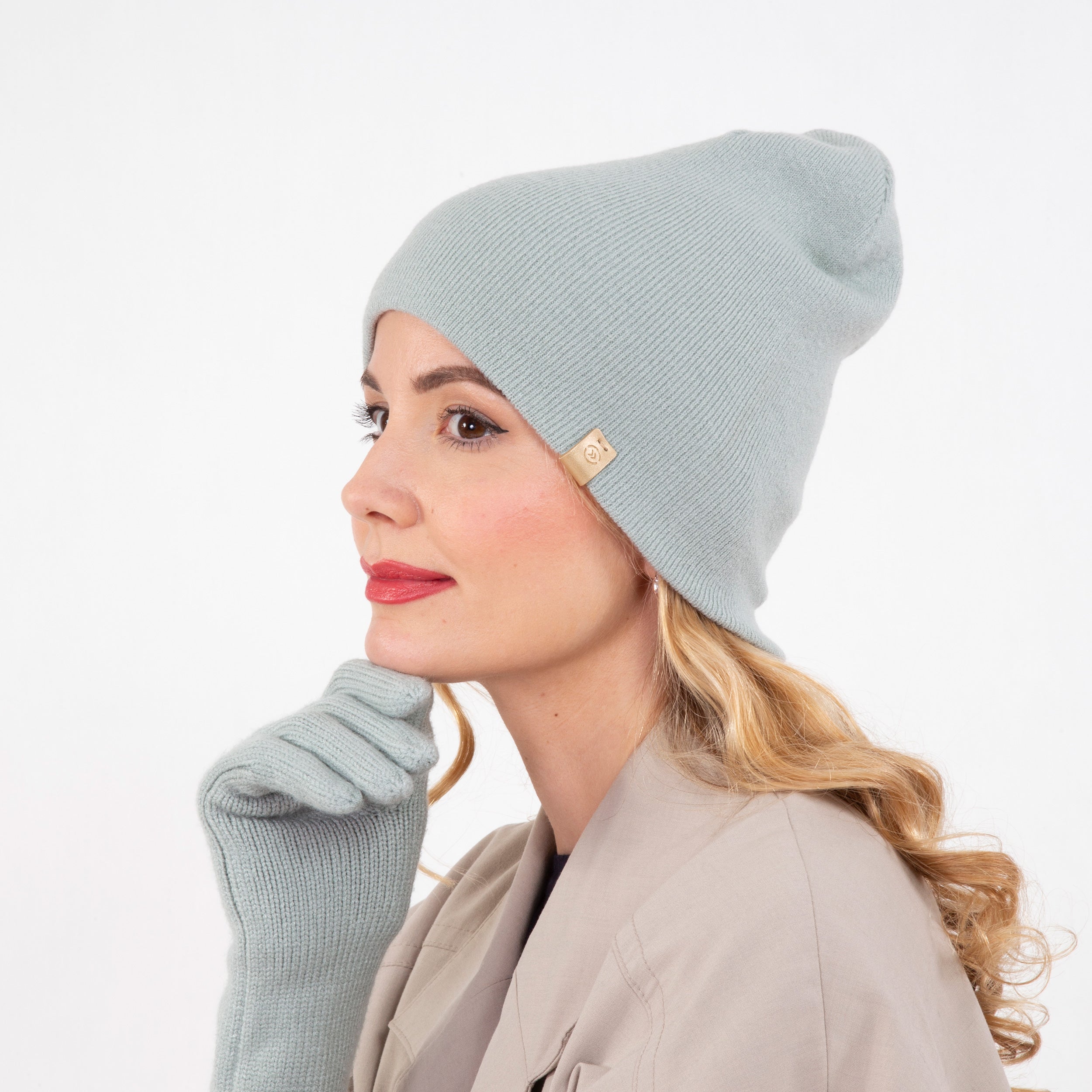 isotoner-bonnet-femme-ultra-doux-sauge image 2