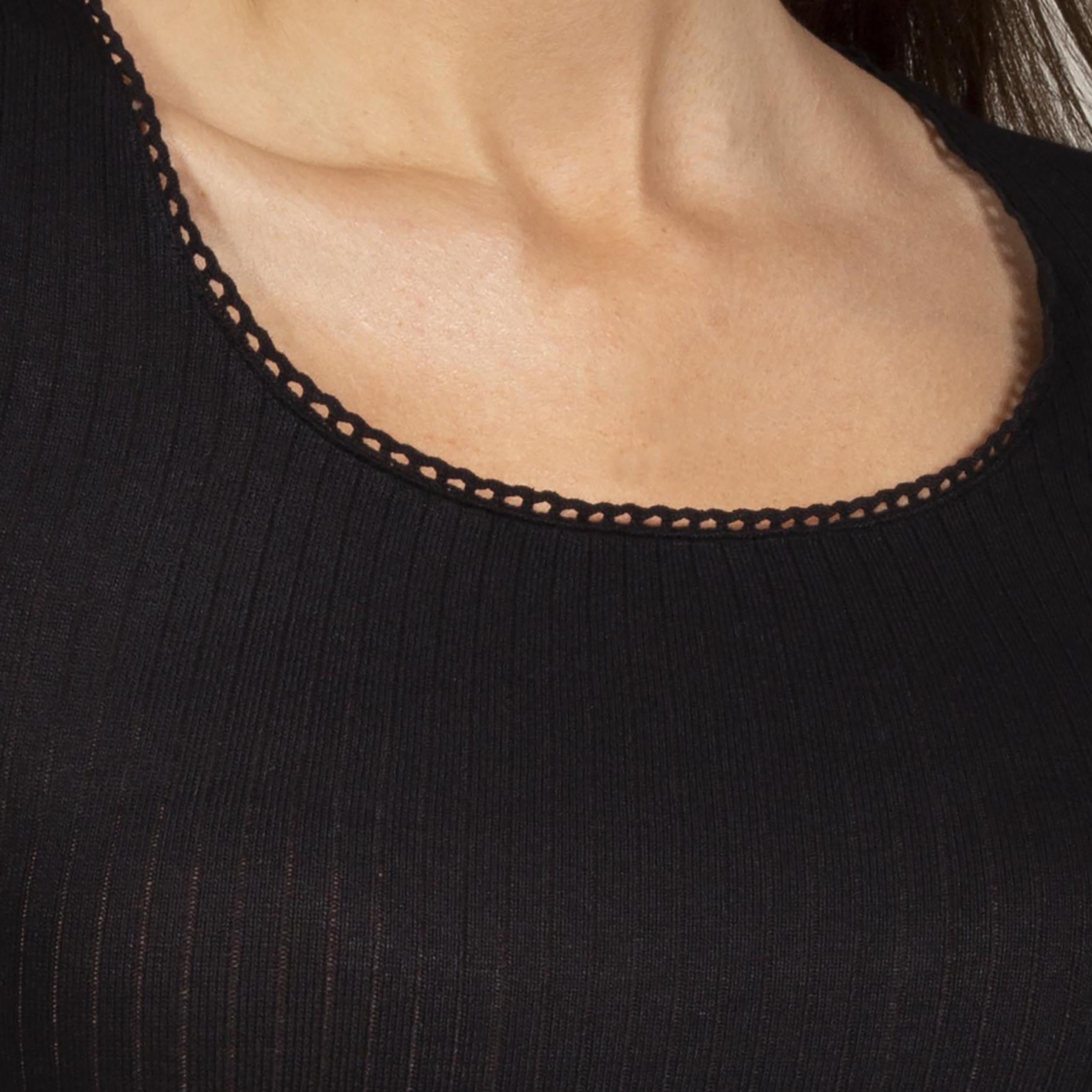 isotoner-t-shirt-col-carr-femme-noir image 2