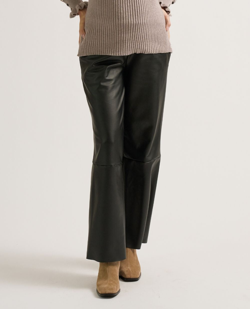 cache-c-ur-pantalon-de-maternit-alix-simili-cuir-noir image 3