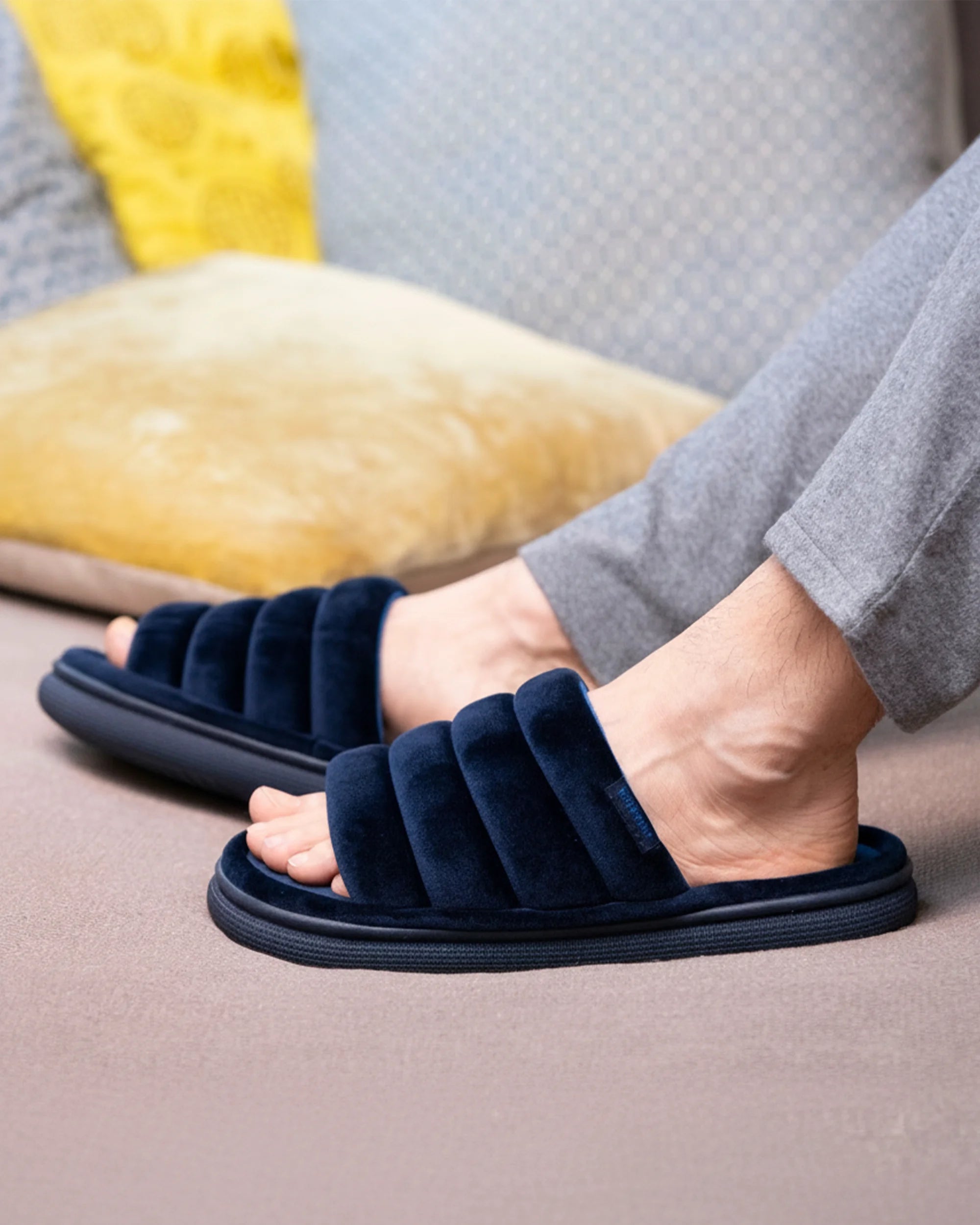 isotoner-chaussons-sandales-homme-bloup-marine-velours image 2