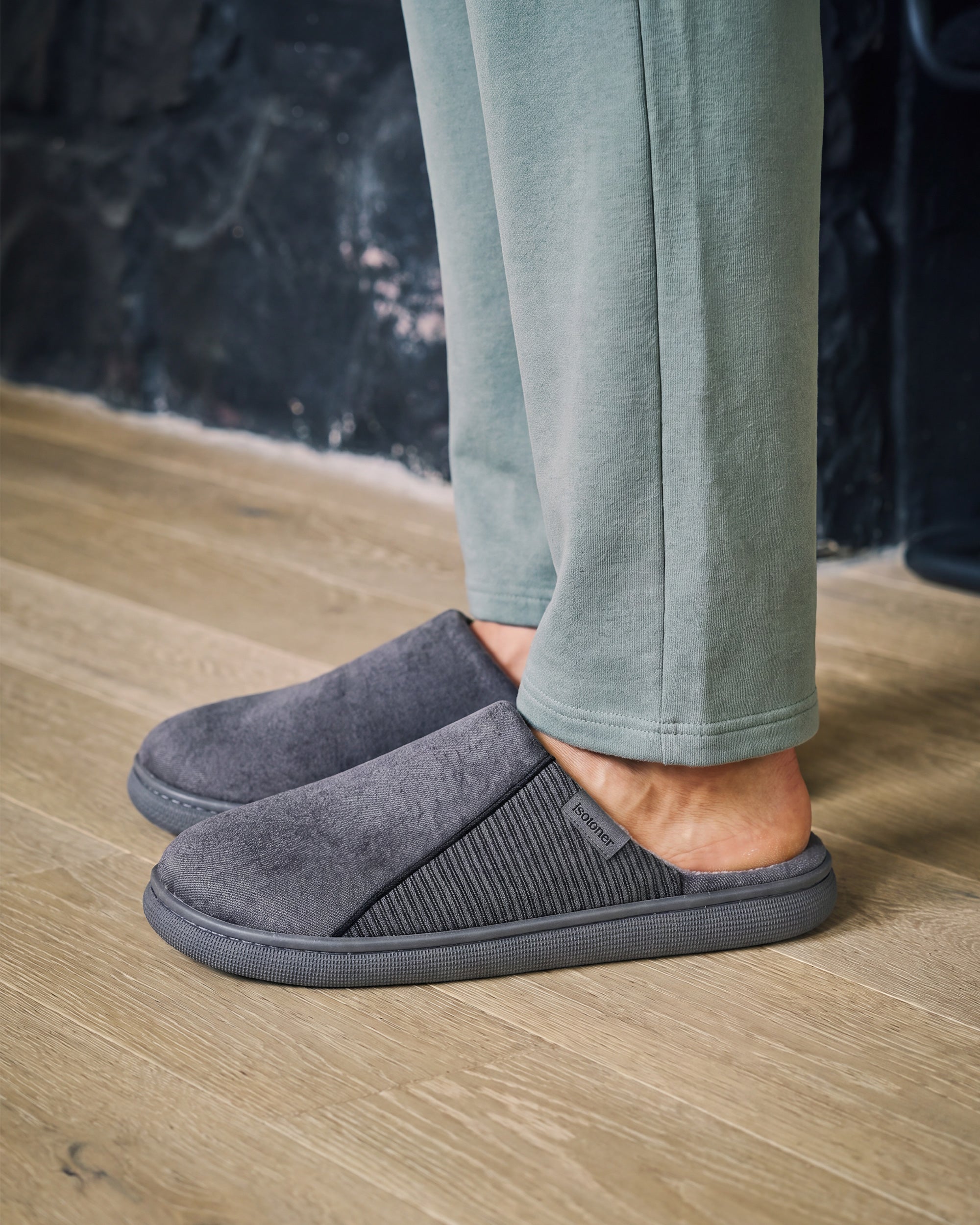 isotoner-chaussons-mules-homme-bloup-gris-chin image 2