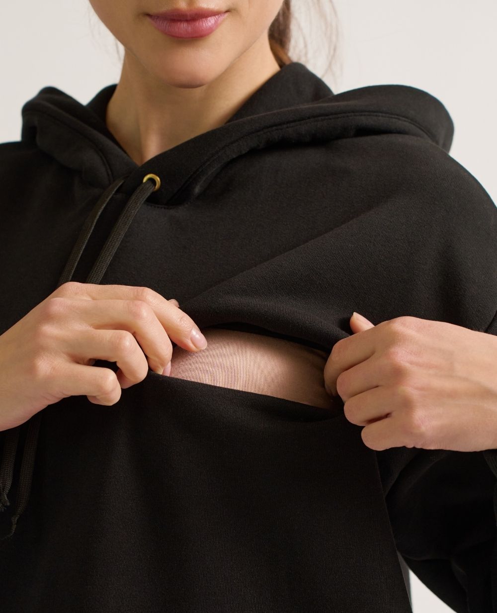 cache-c-ur-boston-hoodie-de-grossesse-et-allaitement-noir image 3