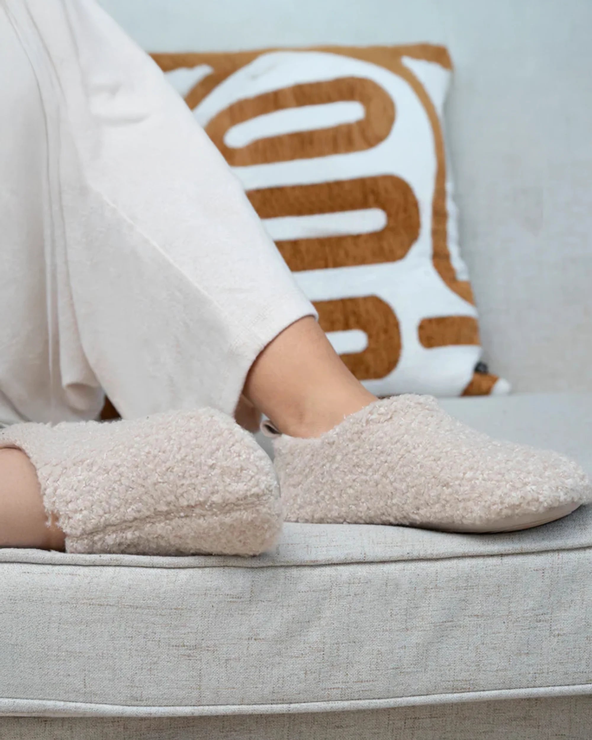isotoner-chaussons-bottillons-bas-femme-beige-sherpa-fils-m-tallis-s image 2