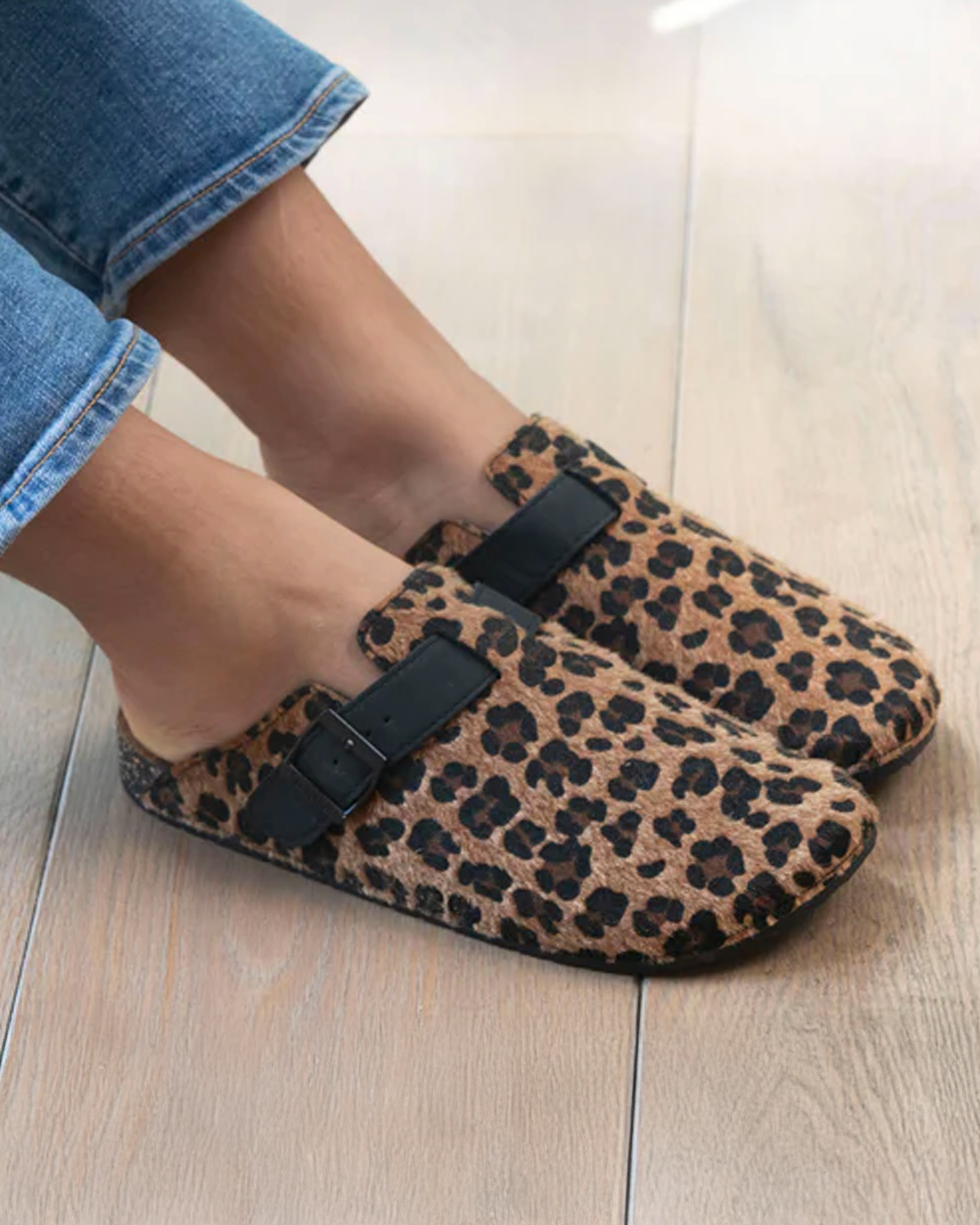isotoner-mules-sabots-femme-l-opard-noir-confort-xtra-flex image 2