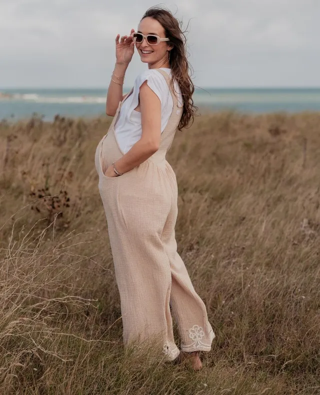 cache-c-ur-yael-salopette-de-maternit-coton-brod-beige image 1