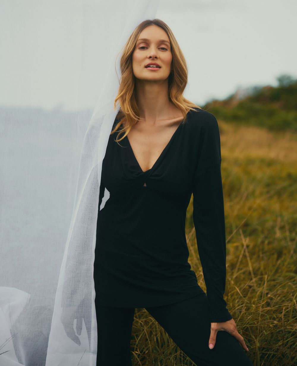 cache-c-ur-t-shirt-grossesse-et-allaitement-louna-manches-longues-noir image 1