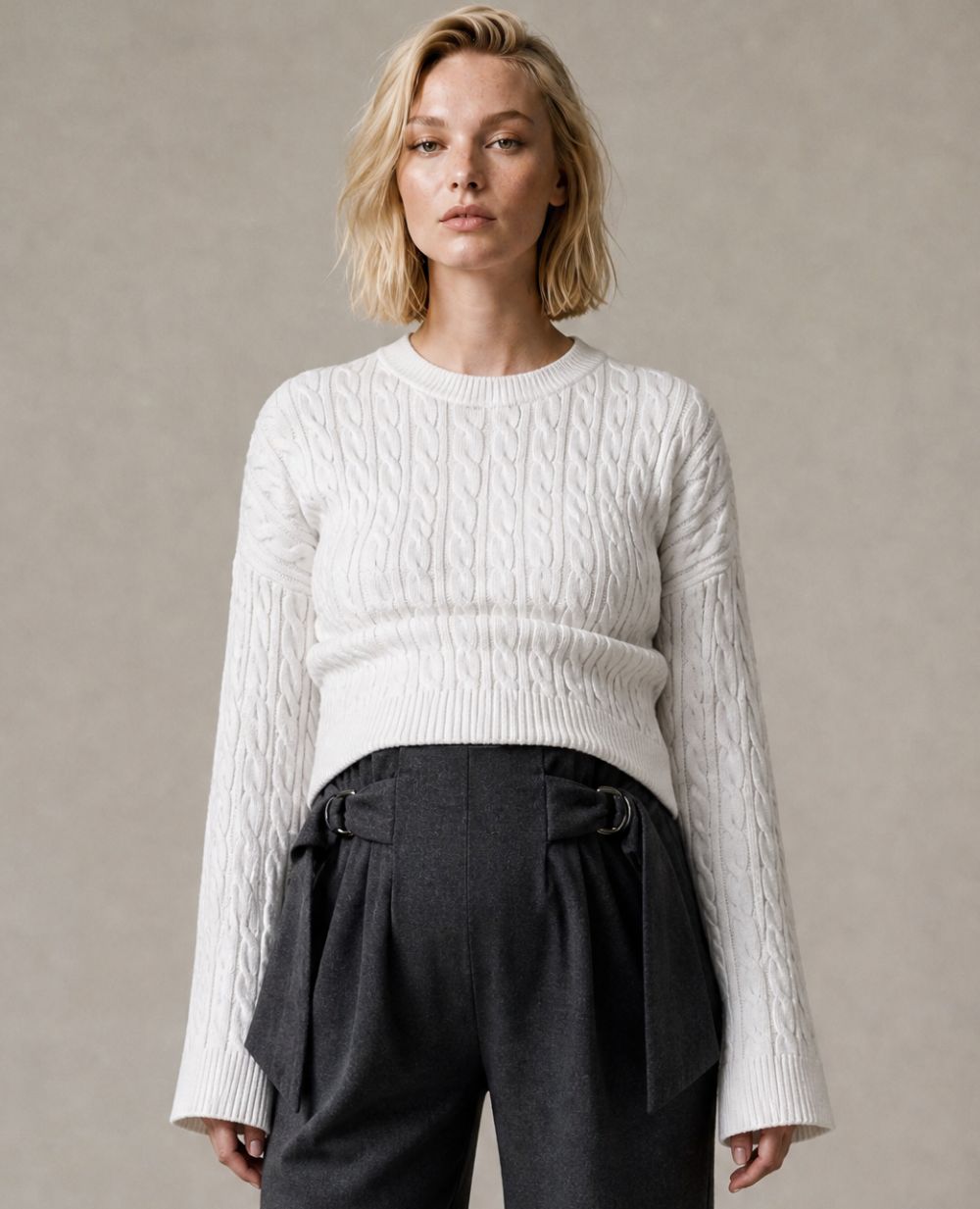 cache-c-ur-abby-ivoire-pull-d-allaitement-crop image 1