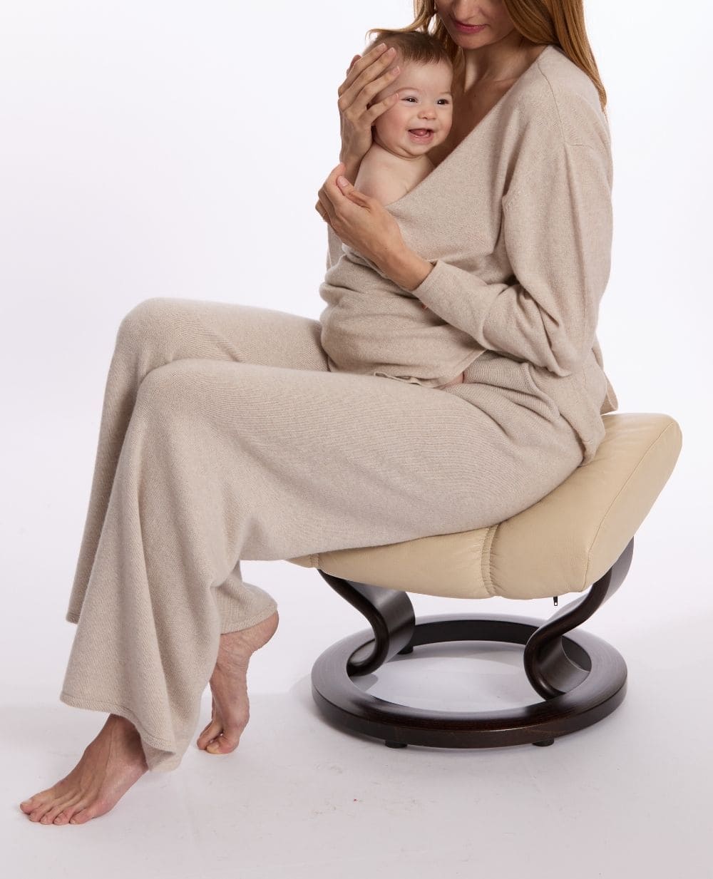 cache-c-ur-beverly-pull-cache-c-ur-de-maternit-laine-beige image 4
