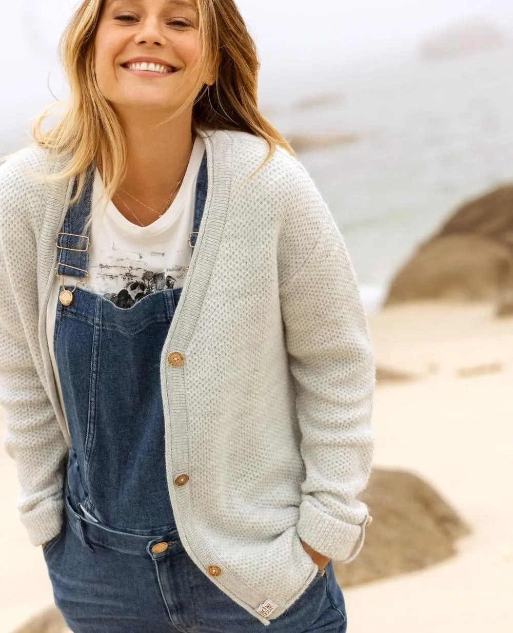 cache-c-ur-abelha-cardigan-de-grossesse-en-maille-gris-perle image 2