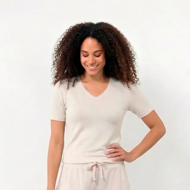 isotoner-t-shirt-manches-courtes-femme-beige-chin-col-v image 1