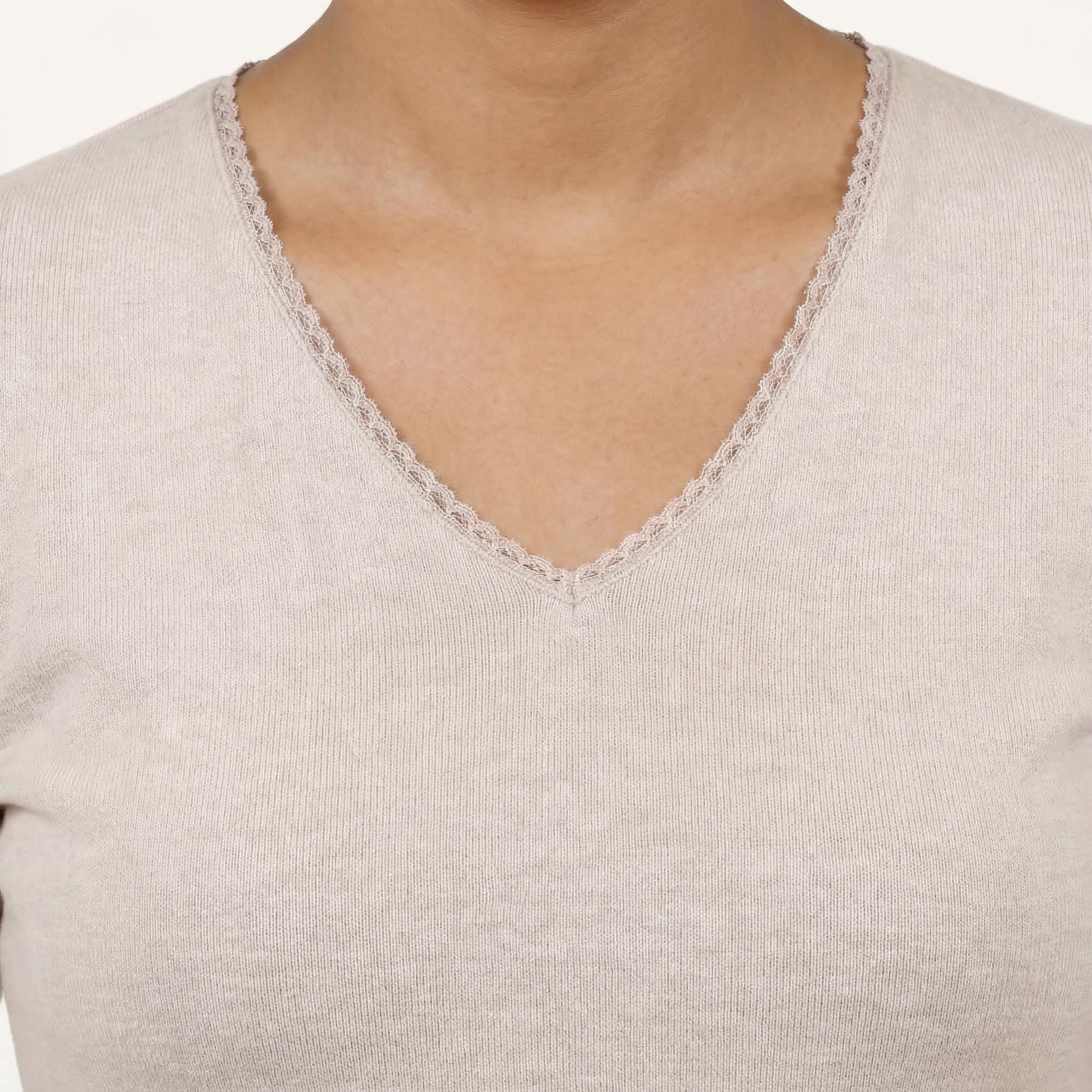 isotoner-t-shirt-manches-courtes-femme-beige-chin-col-v image 2