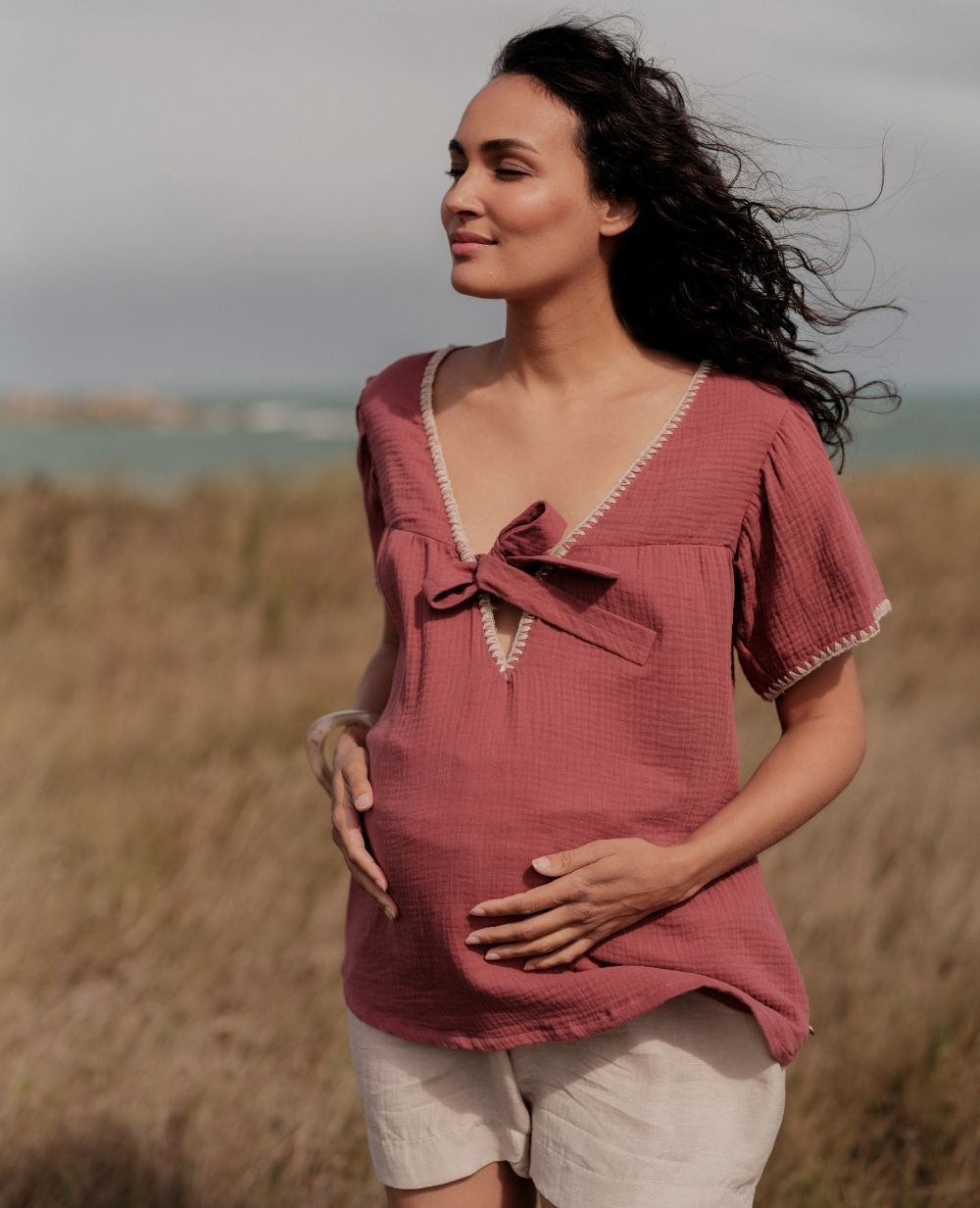 cache-c-ur-soraya-blouse-d-allaitement-brod-e-prune image 1