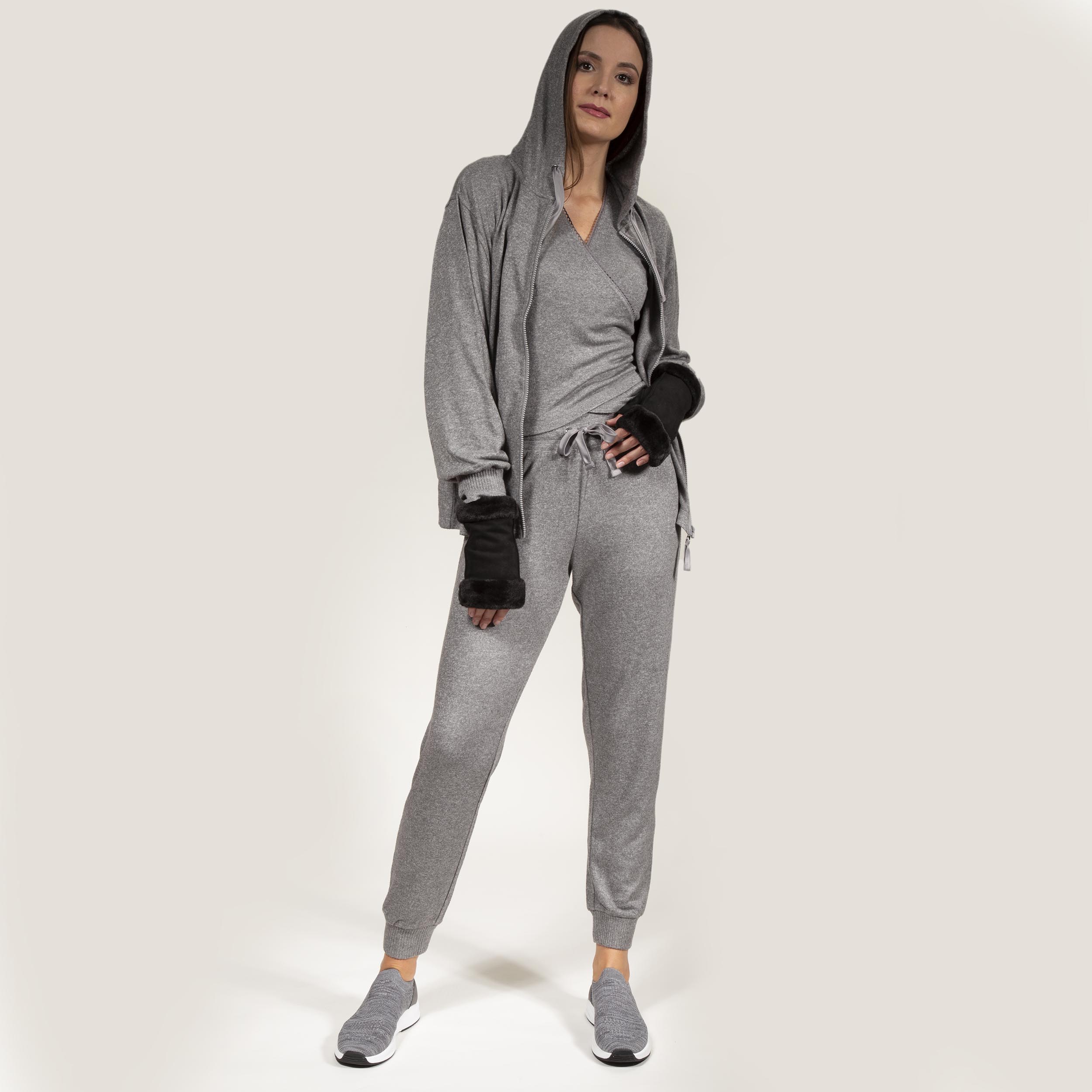 isotoner-sweat-shirt-capuche-femme-gris-chin image 4