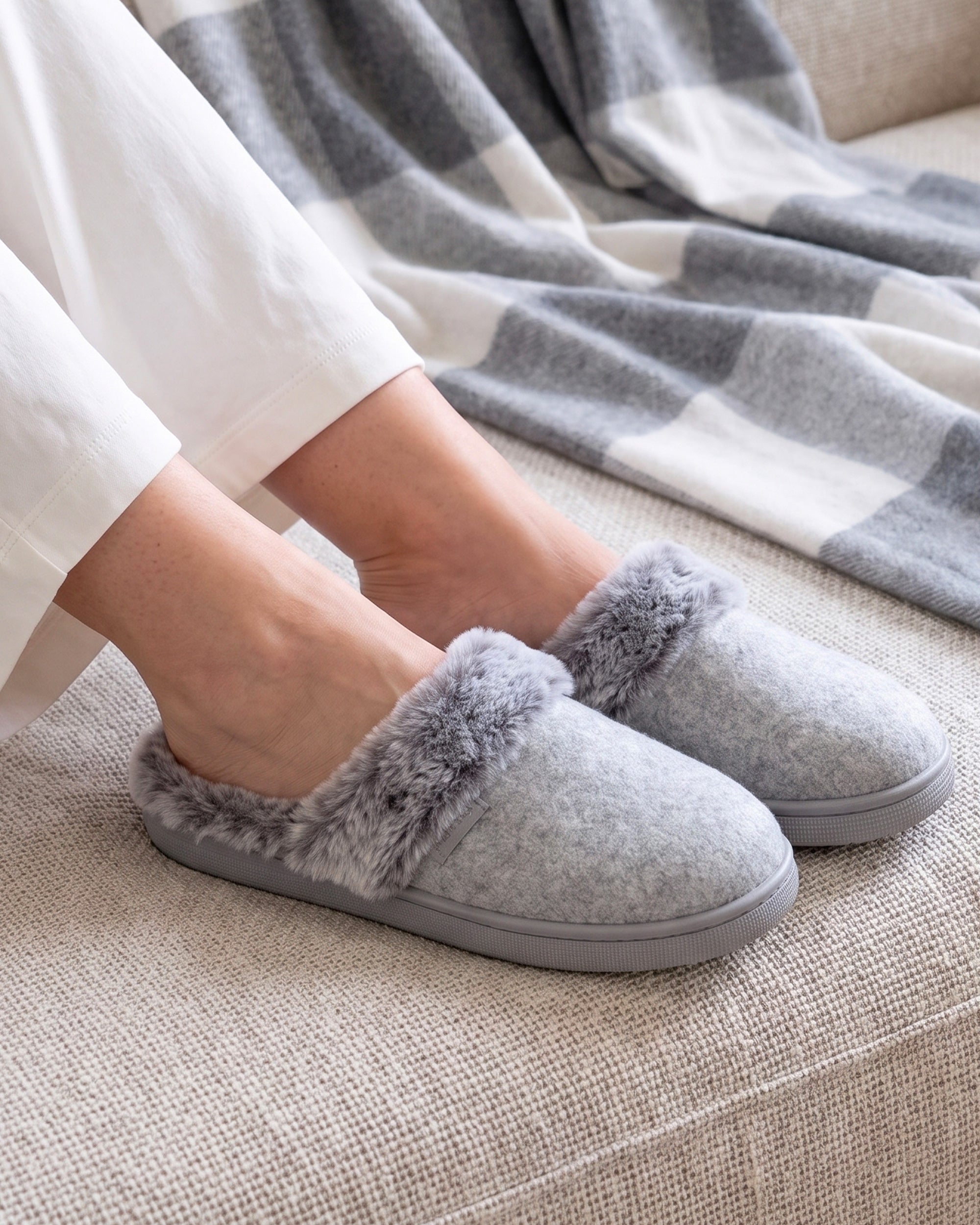 isotoner-chaussons-mules-femme-bloup-gris-chin image 2