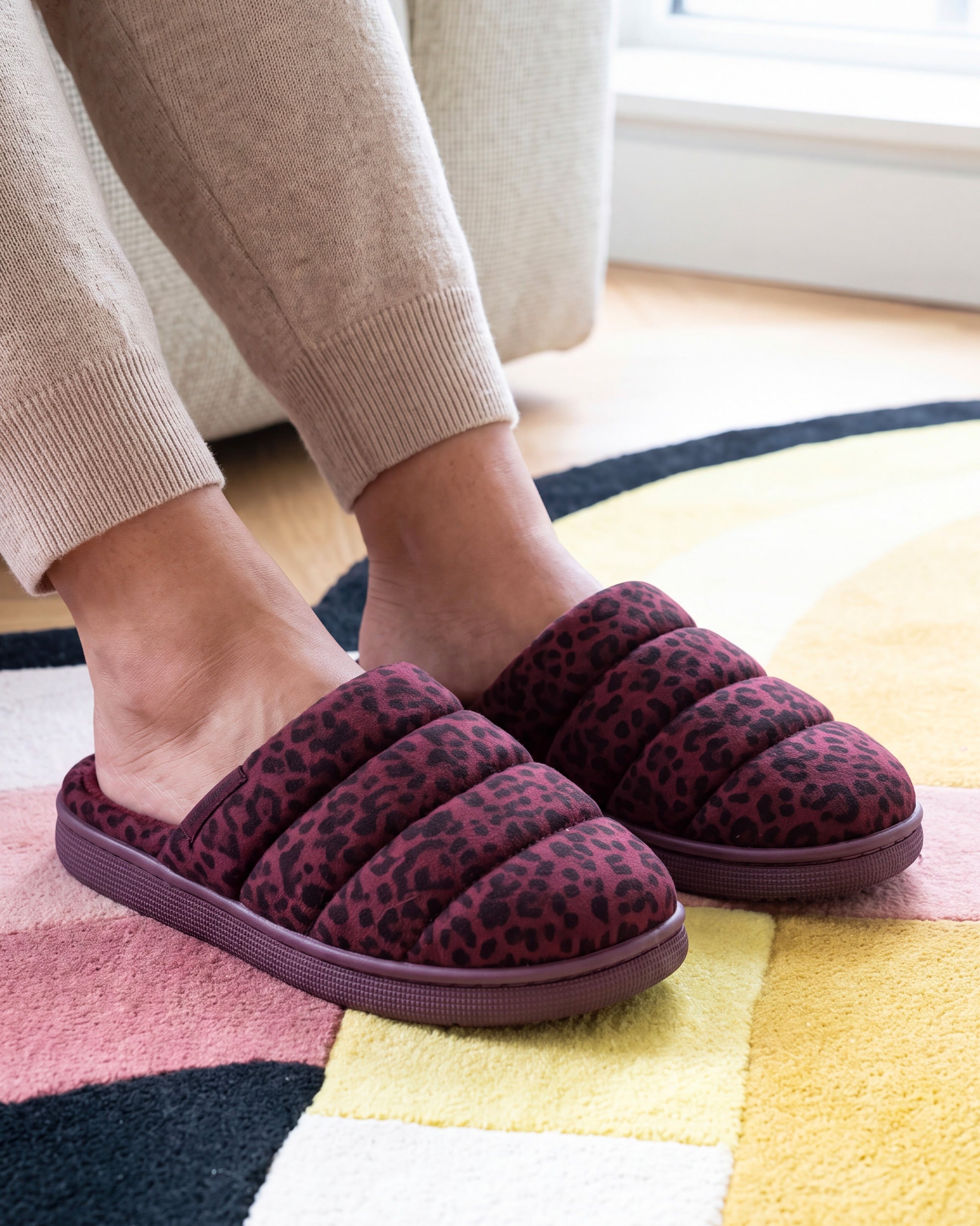 isotoner-chaussons-mules-femme-bloup-l-opard-bordeaux image 2
