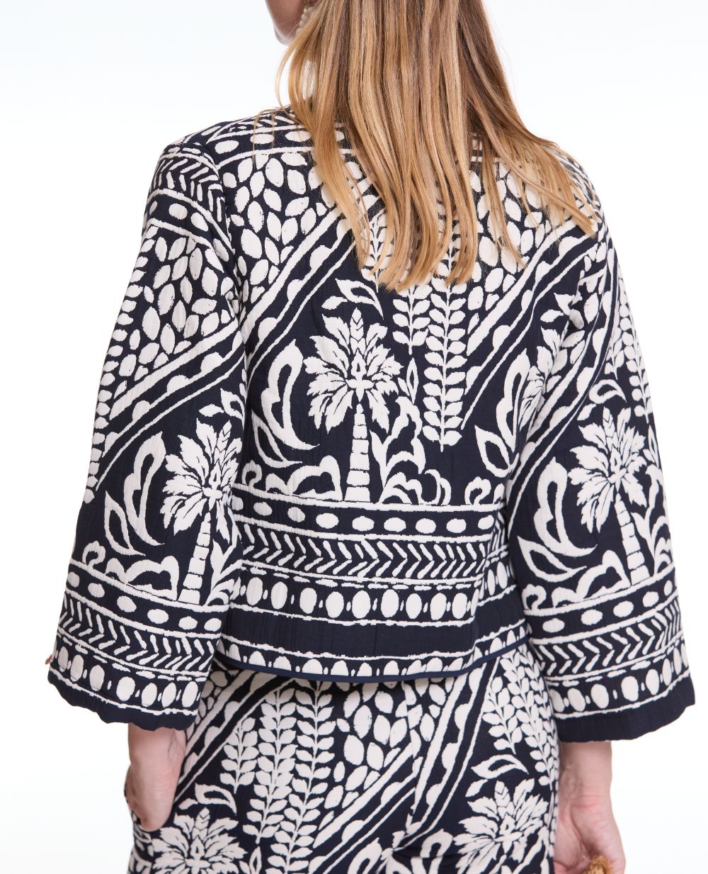 cache-c-ur-veste-jacquard-matelass-e-java-multico image 6