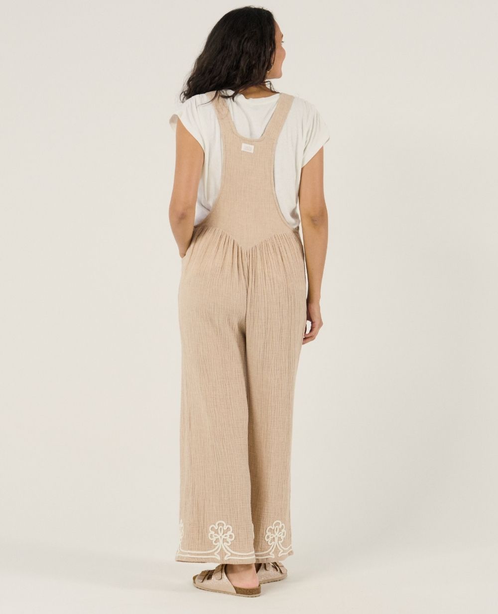cache-c-ur-yael-salopette-de-maternit-coton-brod-beige image 6