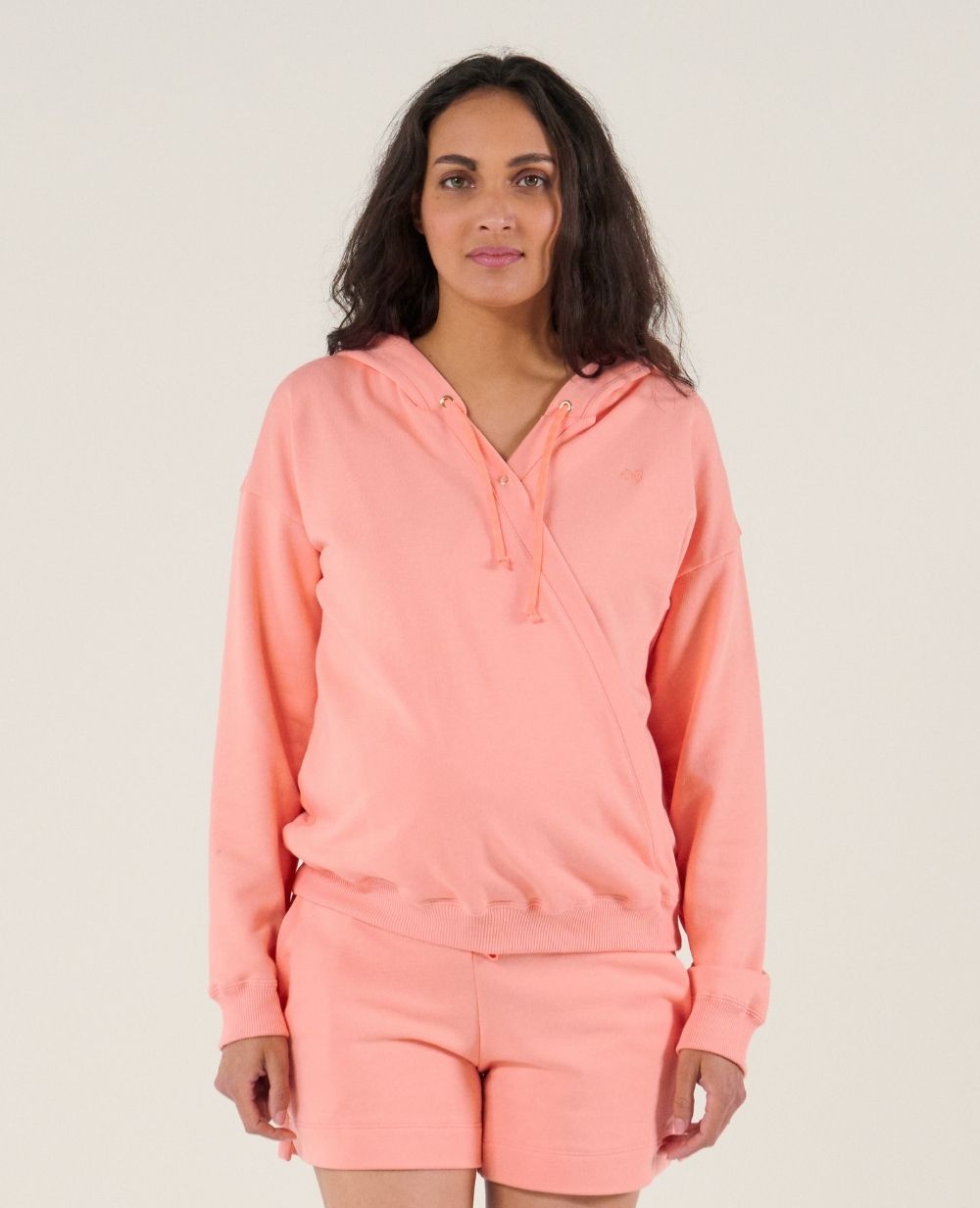 cache-c-ur-coconut-abricot-ensemble-hoodie-short-allaitement image 2