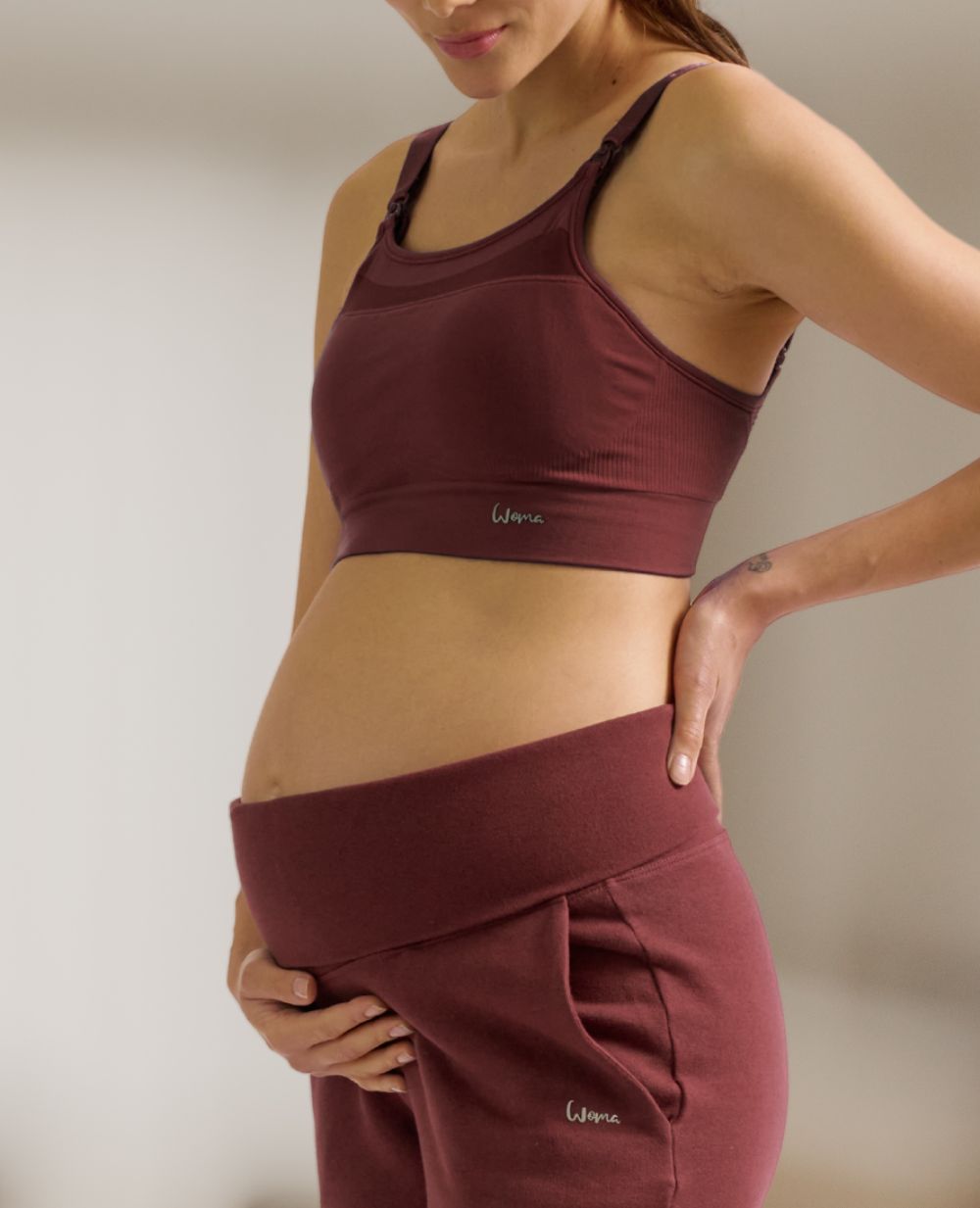 cache-c-ur-brassi-re-de-sport-grossesse-et-allaitement-woma-prune image 3