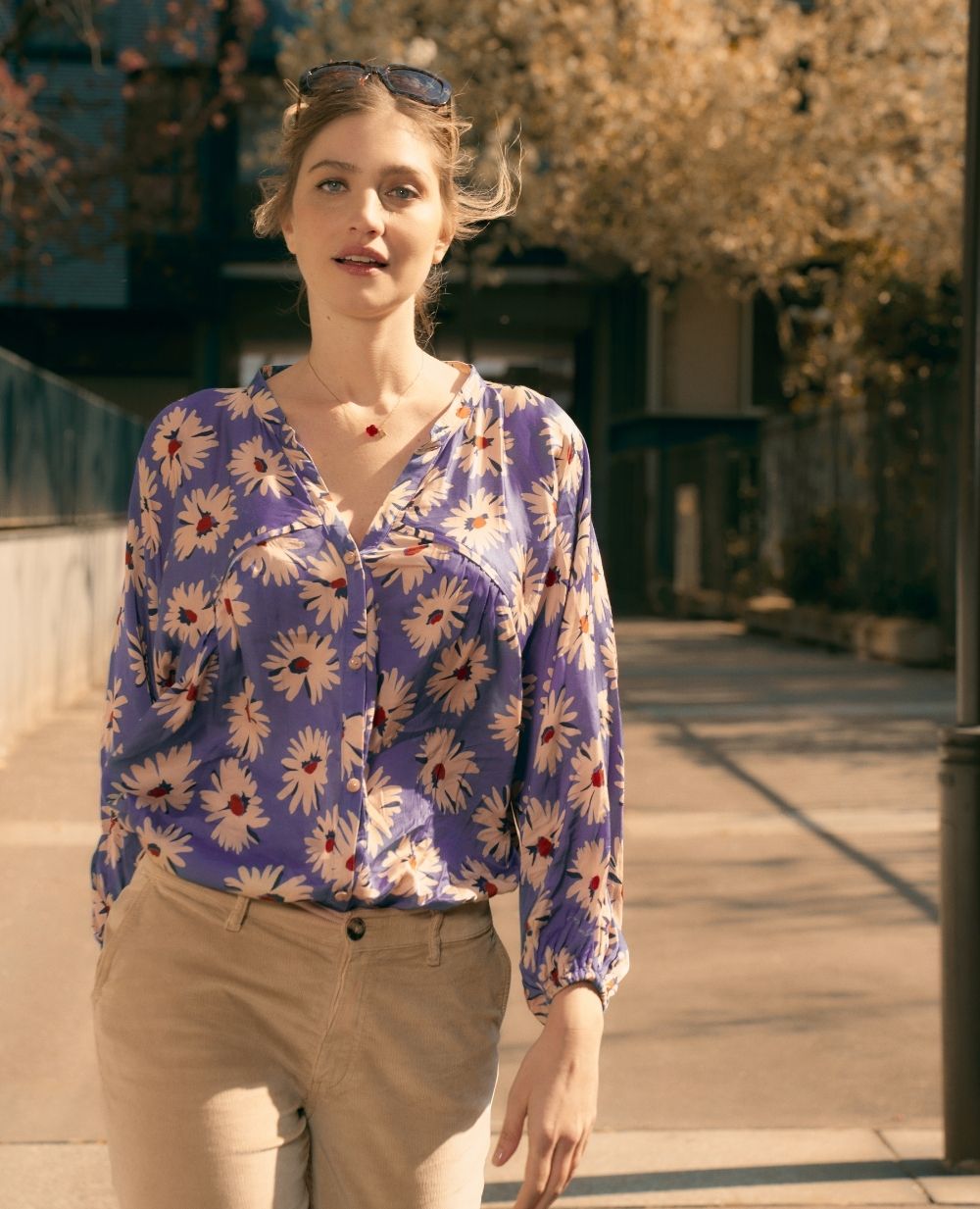 cache-c-ur-blouse-de-grossesse-et-allaitement-madeleine-bleuet image 2