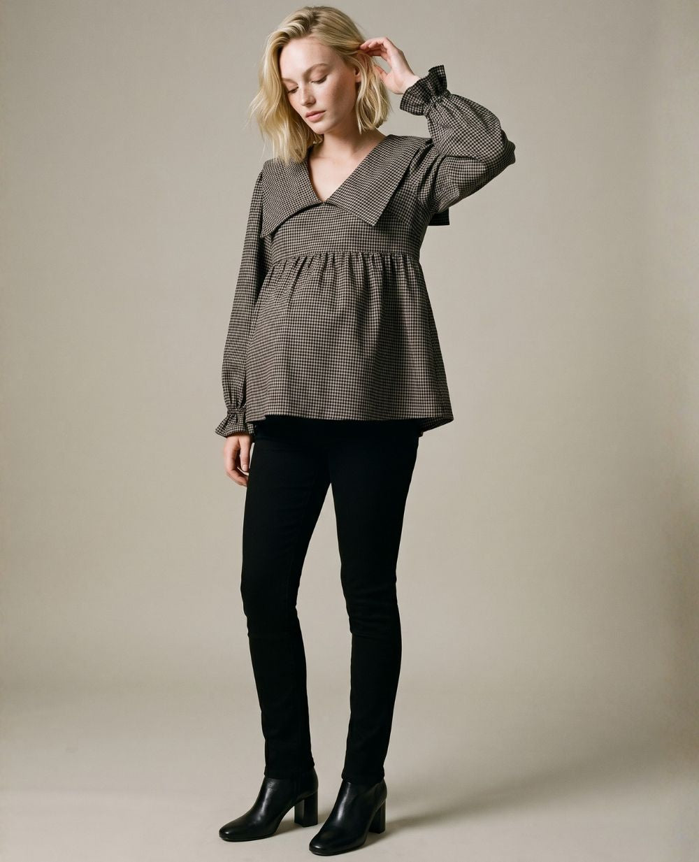 cache-c-ur-blouse-d-allaitement-amandine-noir-beige-carreaux image 4