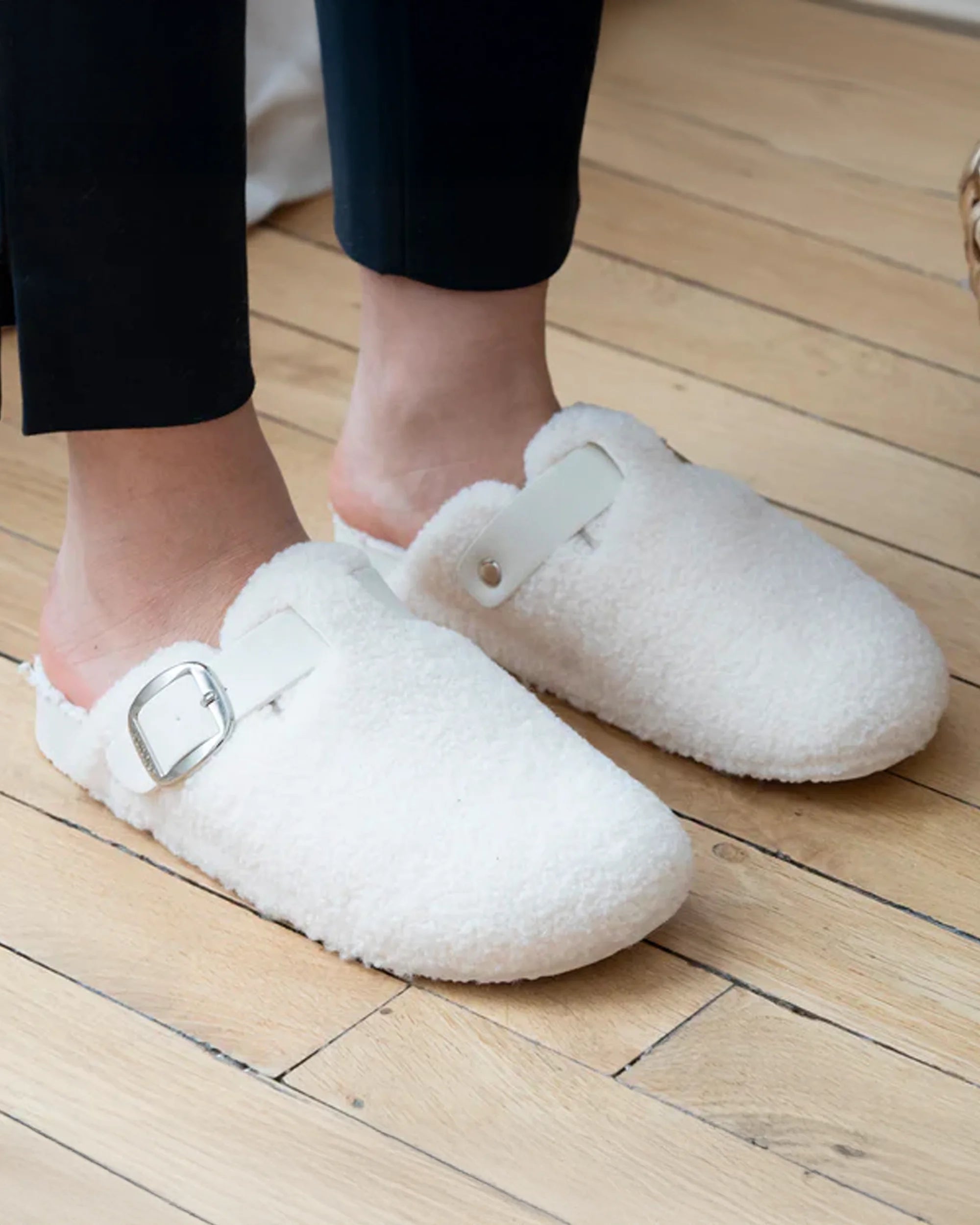 isotoner-chaussons-mules-femme-sherpa-ivoire-everywear image 2