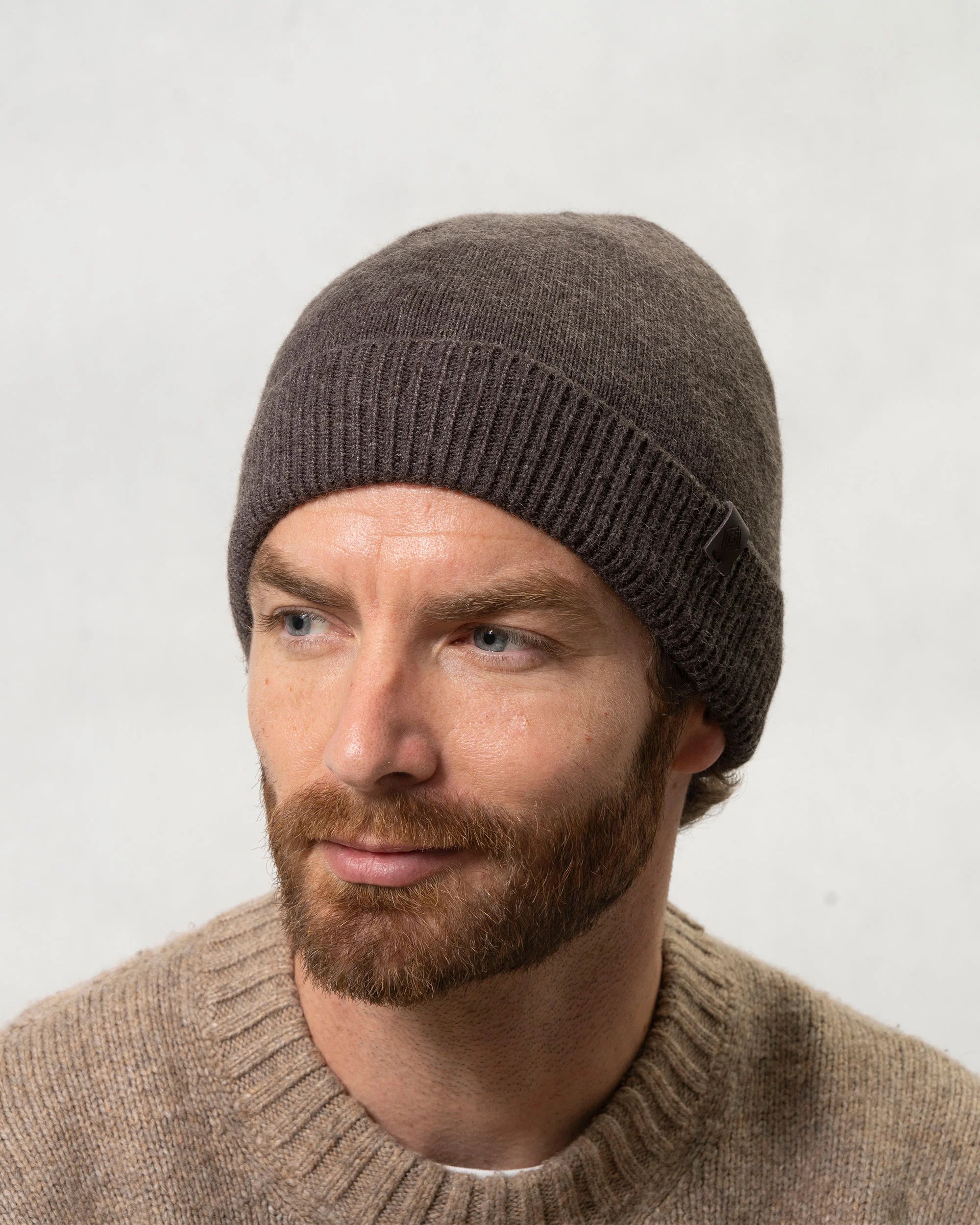 isotoner-bonnet-homme-court-revers-taupe-docker image 2