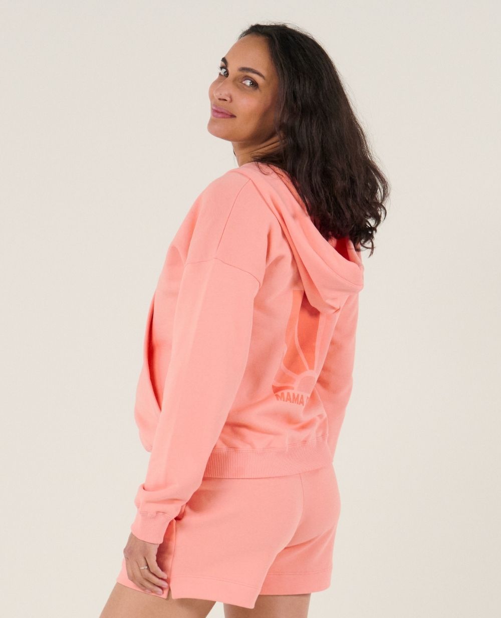 cache-c-ur-coconut-abricot-ensemble-hoodie-short-allaitement image 4