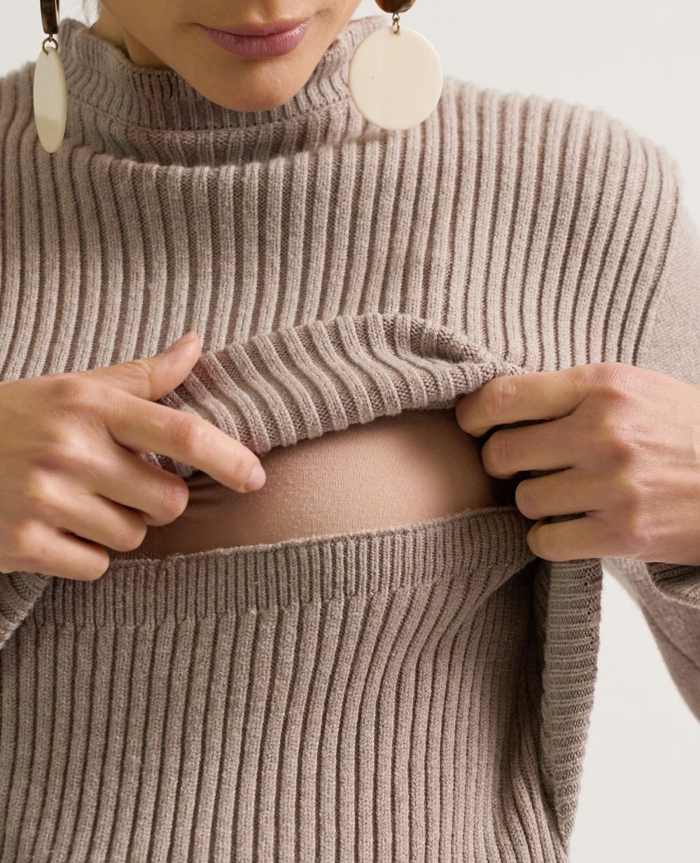 cache-c-ur-pull-de-grossesse-et-allaitement-doroth-e-taupe image 6