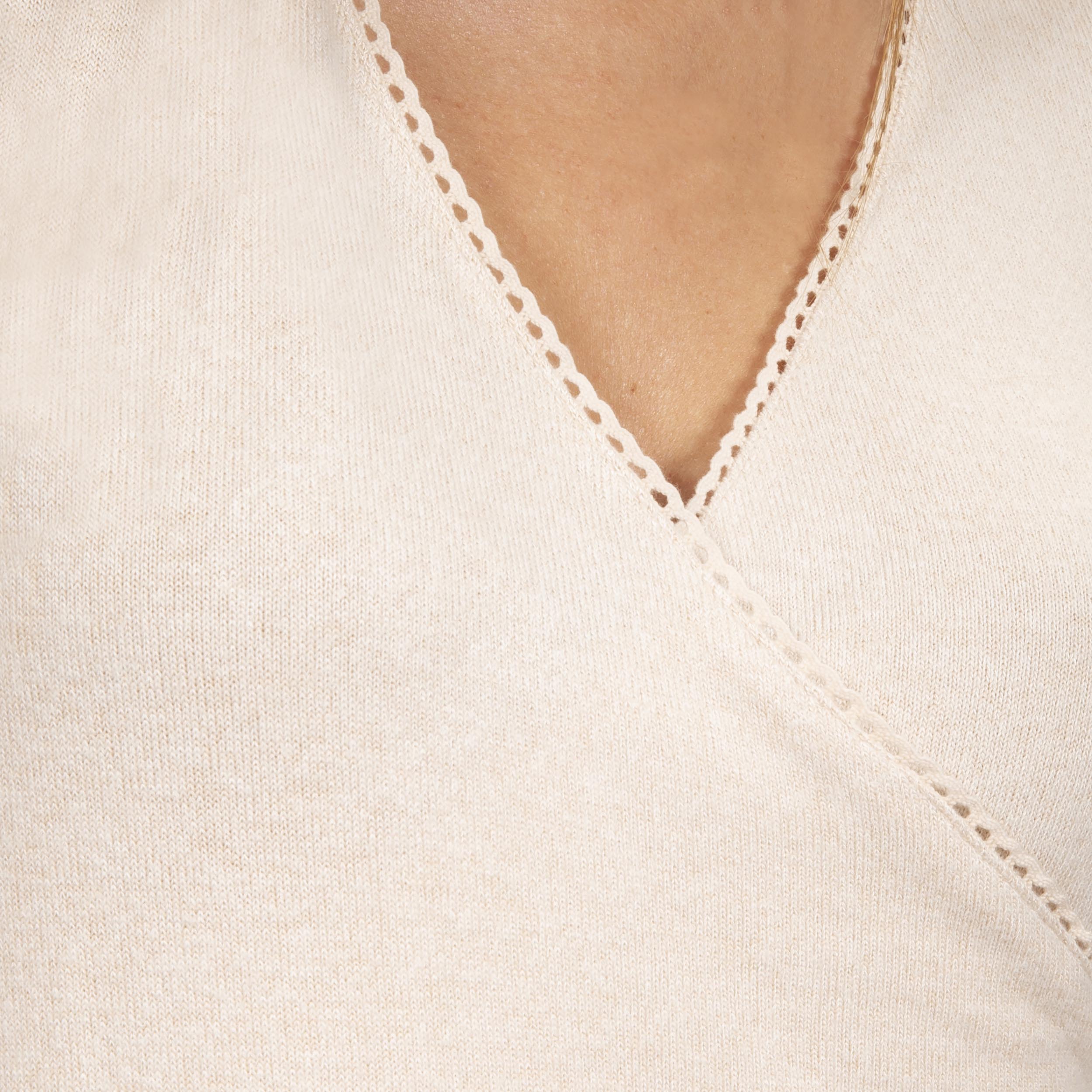 isotoner-t-shirt-cache-c-ur-femme-beige-dentelle image 2
