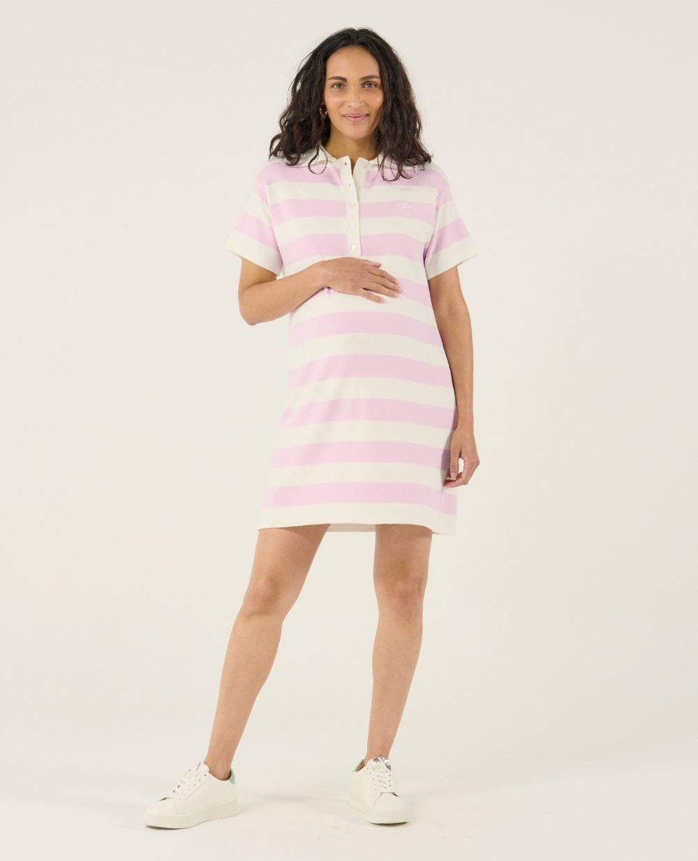 cache-c-ur-robe-d-allaitement-hamptons-parme image 2