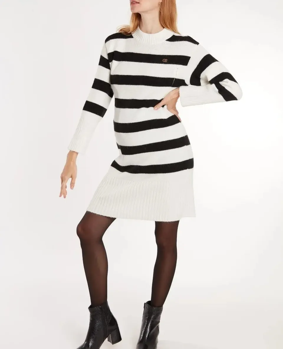 cache-c-ur-normandie-robe-pull-de-grossesse-et-d-allaitement-noir-blanc image 1