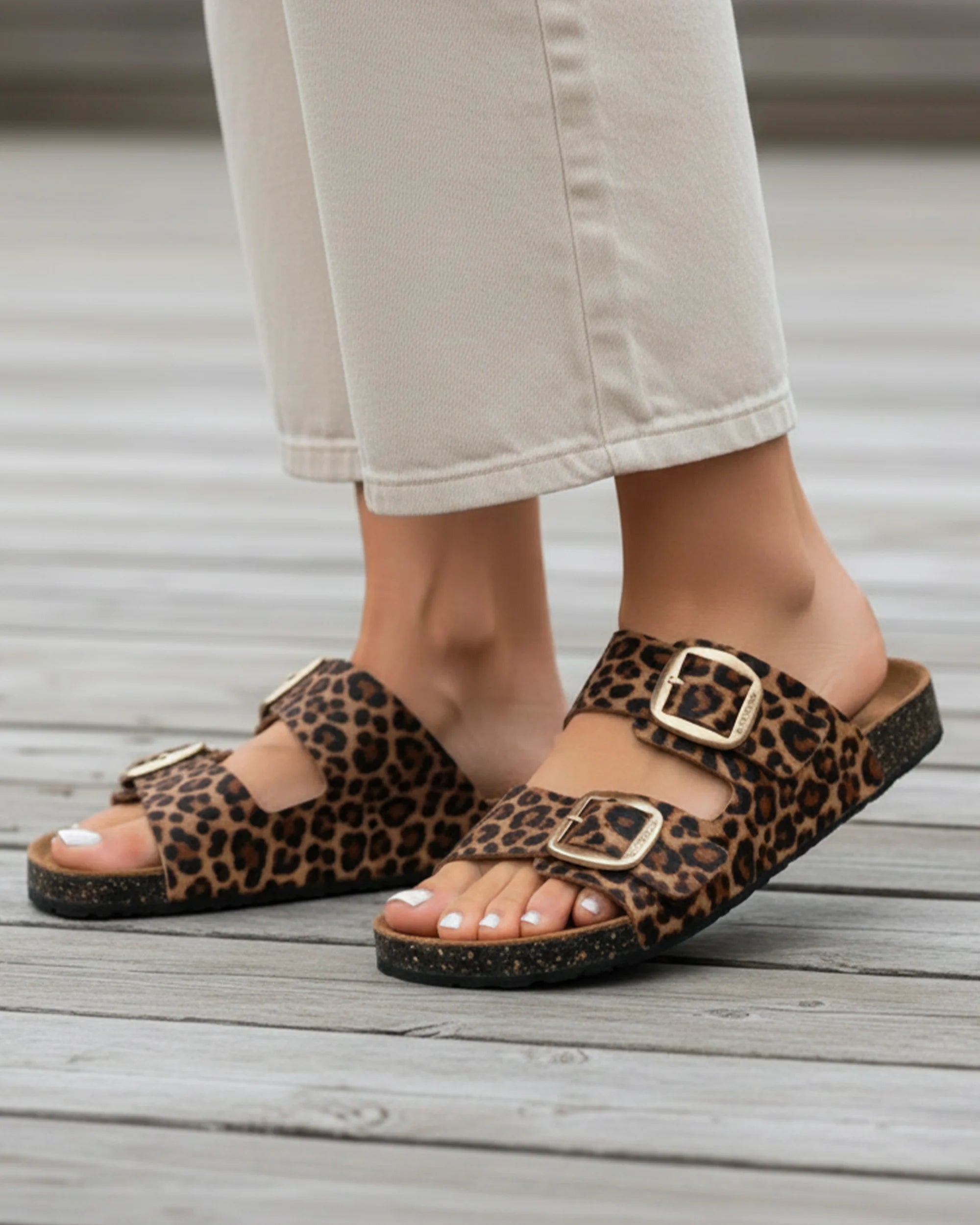 isotoner-mules-sandales-femme-double-bride-cuir-l-opard image 2