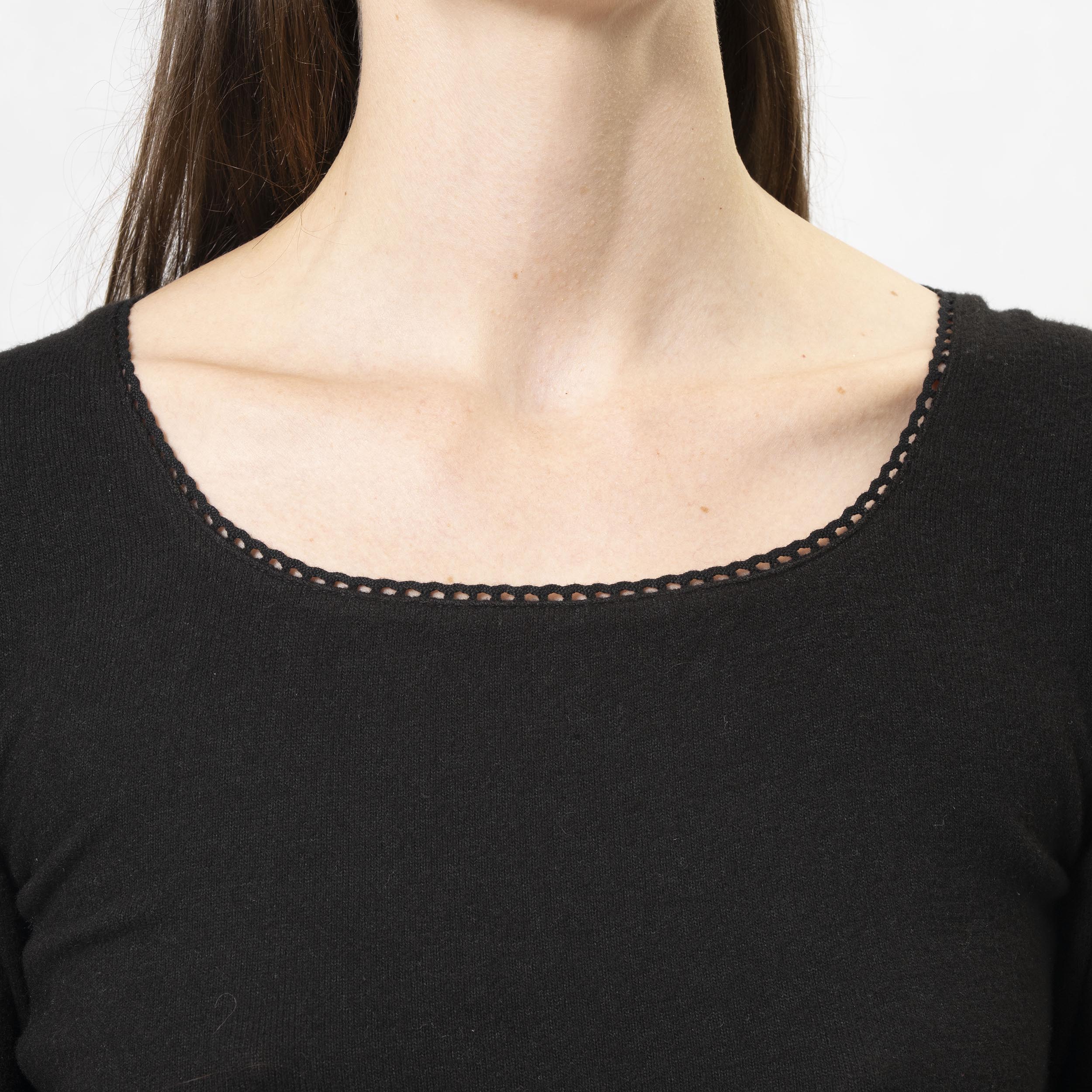 isotoner-t-shirt-femme-col-carr-noir image 2